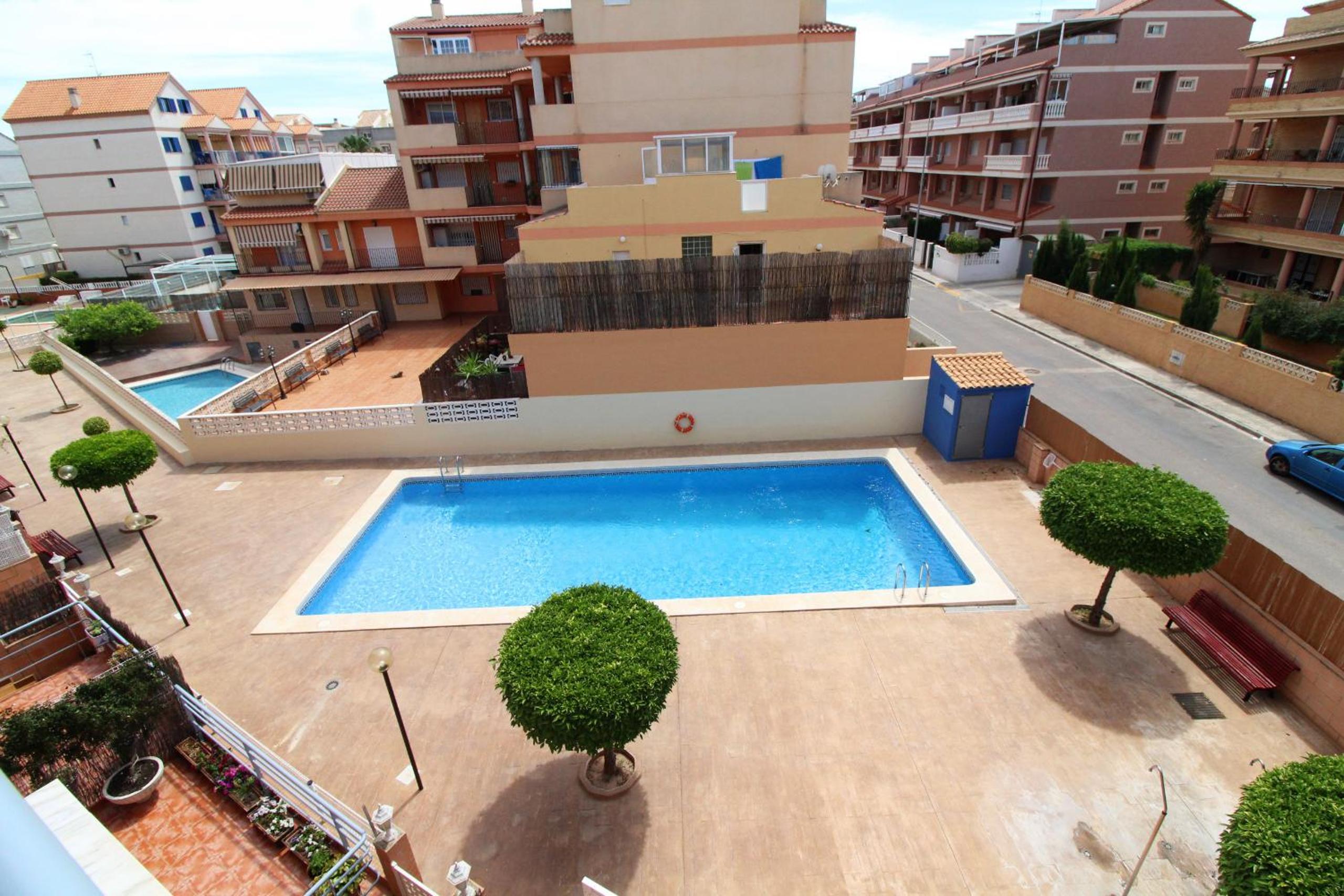 Global Properties, Apartamento con piscina y terraza en Canet playa