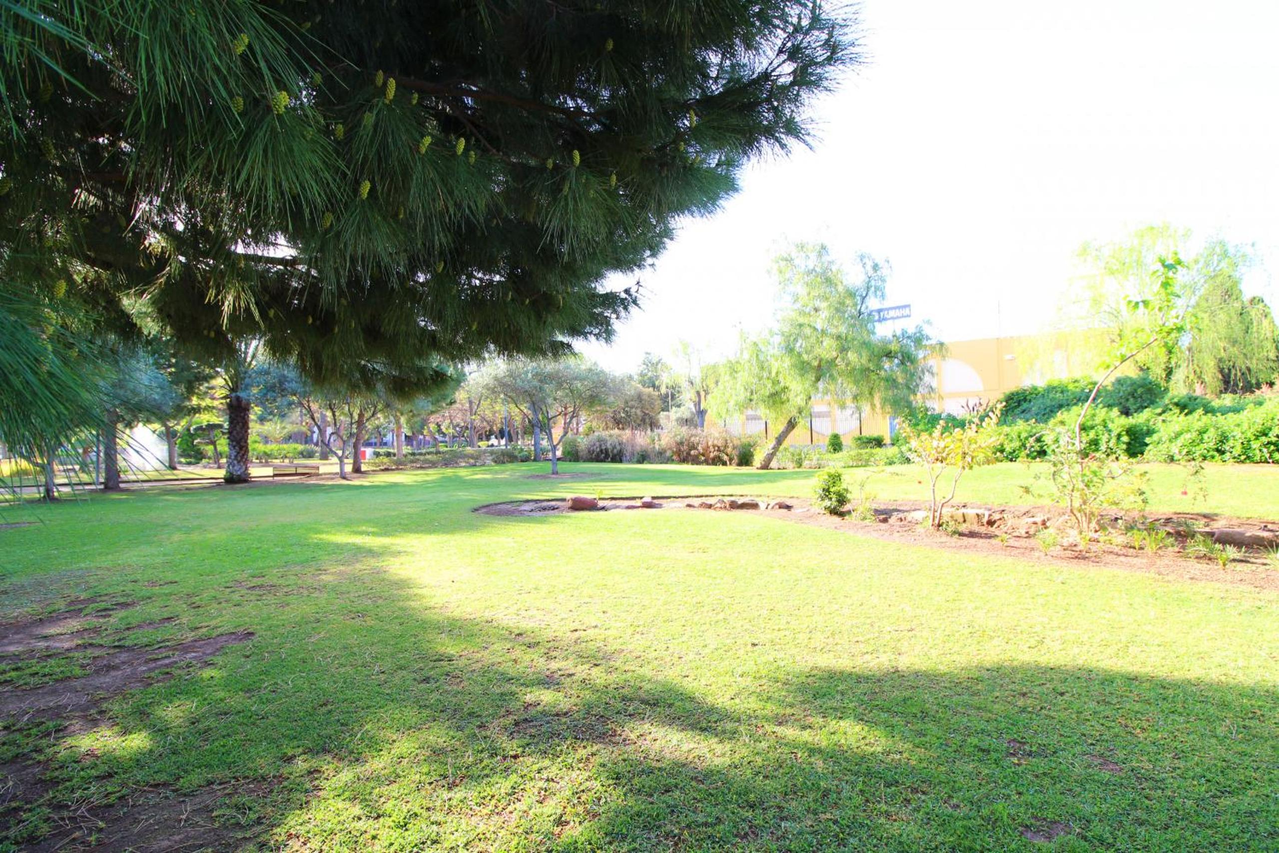 Global Properties, Apartamento con piscina y terraza en Canet playa