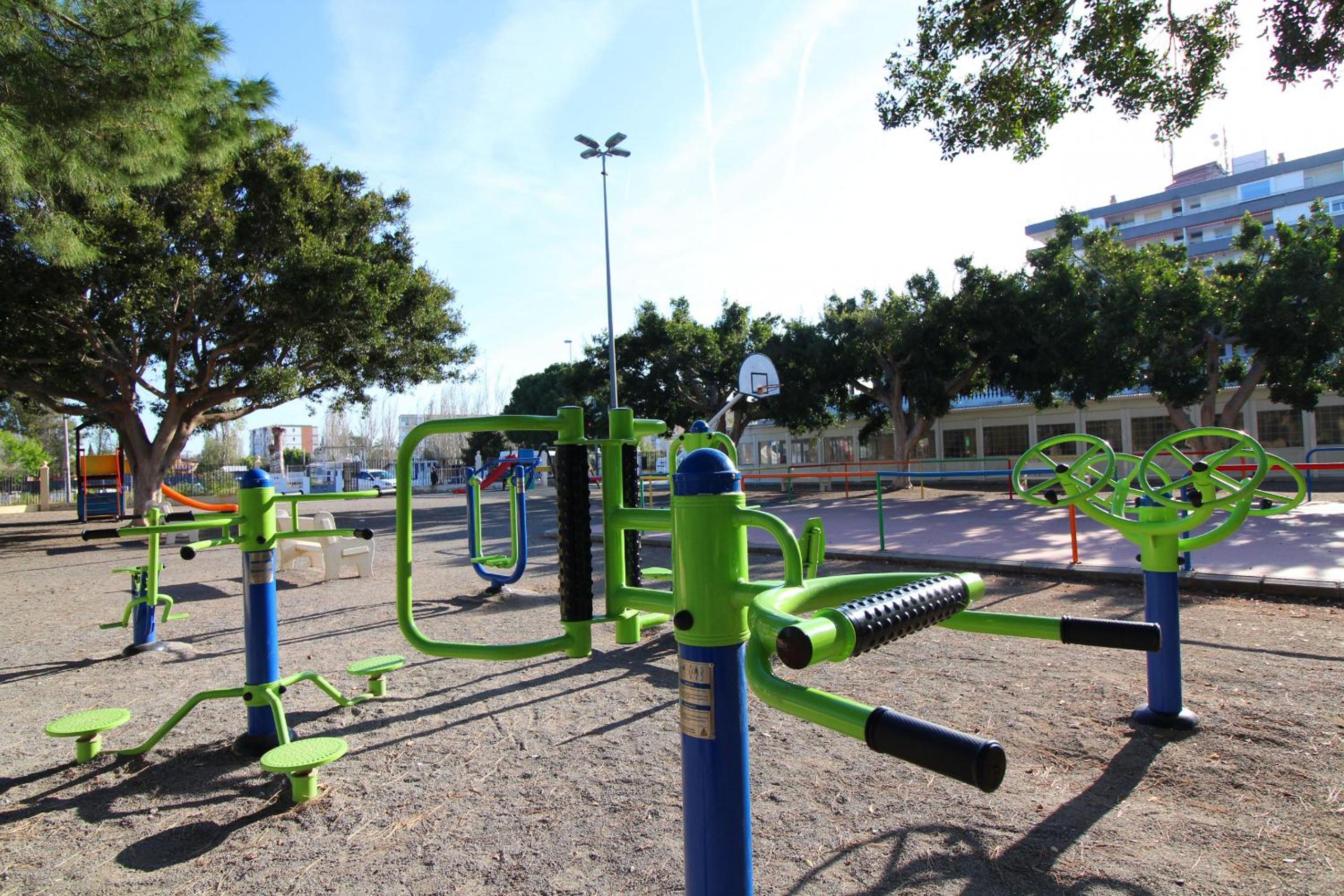 Global Properties, Apartamento con piscina y terraza en Canet playa