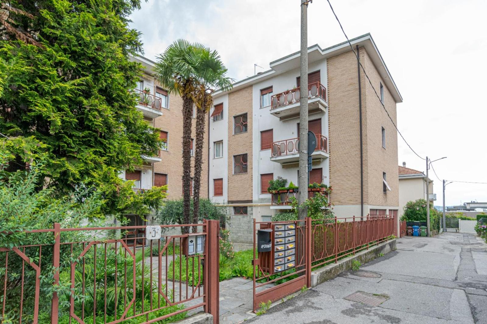 Lovely & Quiet Apartment - with Balcony & Parking photo 1