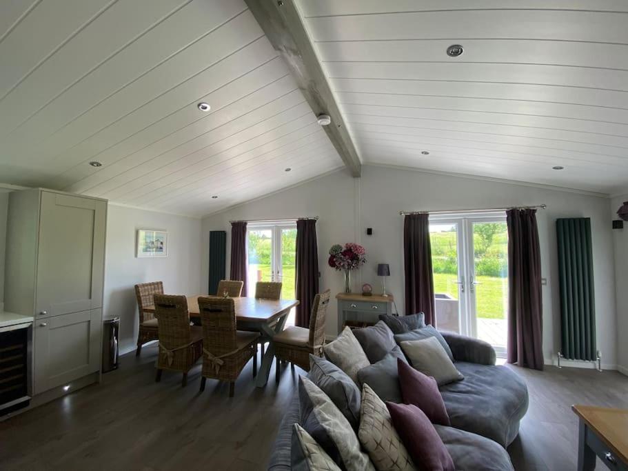 Gorstage Meadows Luxury 2 Bedroom Lodge in Rural Cheshire