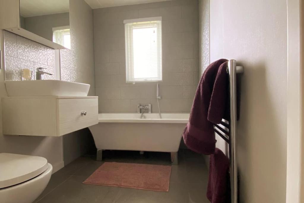 Gorstage Meadows Luxury 2 Bedroom Lodge in Rural Cheshire
