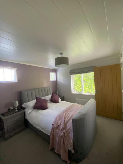 Gorstage Meadows Luxury 2 Bedroom Lodge in Rural Cheshire