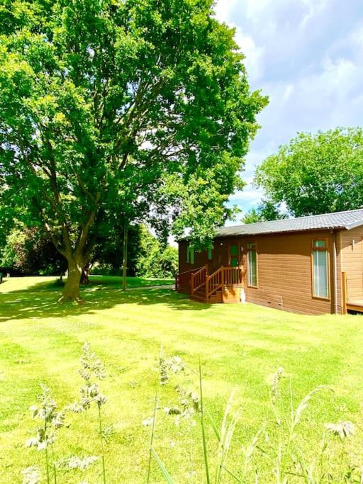 Hotel Luxury 2 Bedroom Lodge In Rural Cheshire