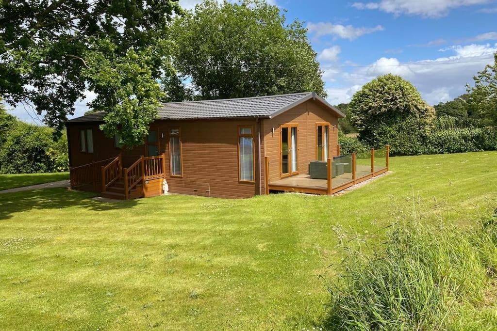 Gorstage Meadows Luxury 2 Bedroom Lodge in Rural Cheshire