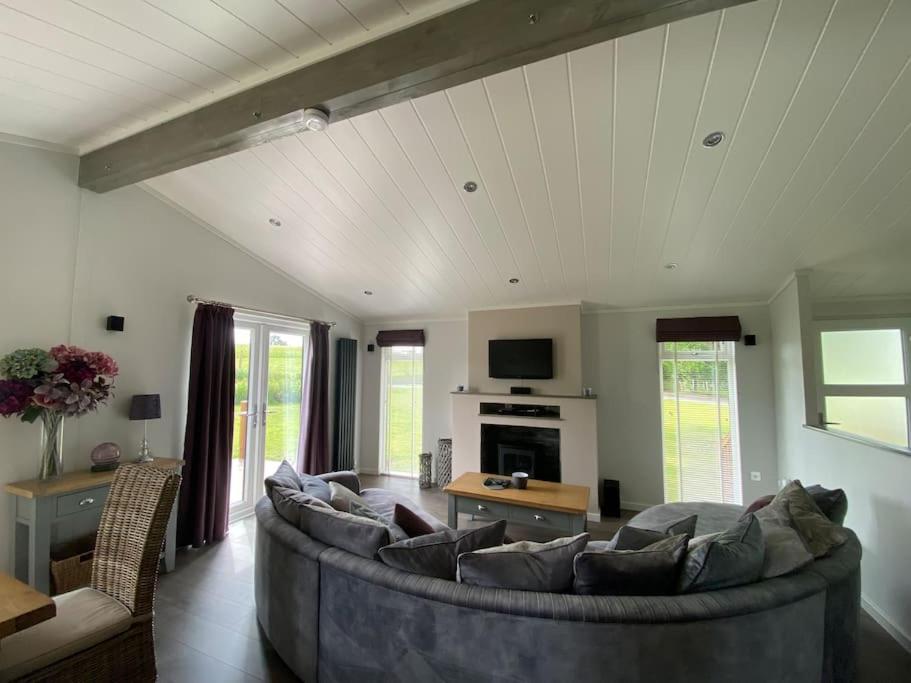 Gorstage Meadows Luxury 2 Bedroom Lodge in Rural Cheshire