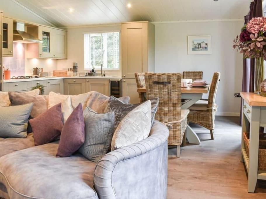 Gorstage Meadows Luxury 2 Bedroom Lodge in Rural Cheshire