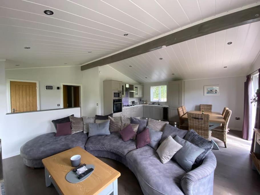 Gorstage Meadows Luxury 2 Bedroom Lodge in Rural Cheshire