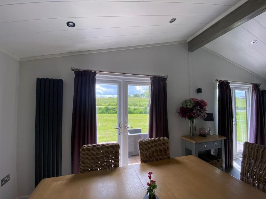 Gorstage Meadows Luxury 2 Bedroom Lodge in Rural Cheshire