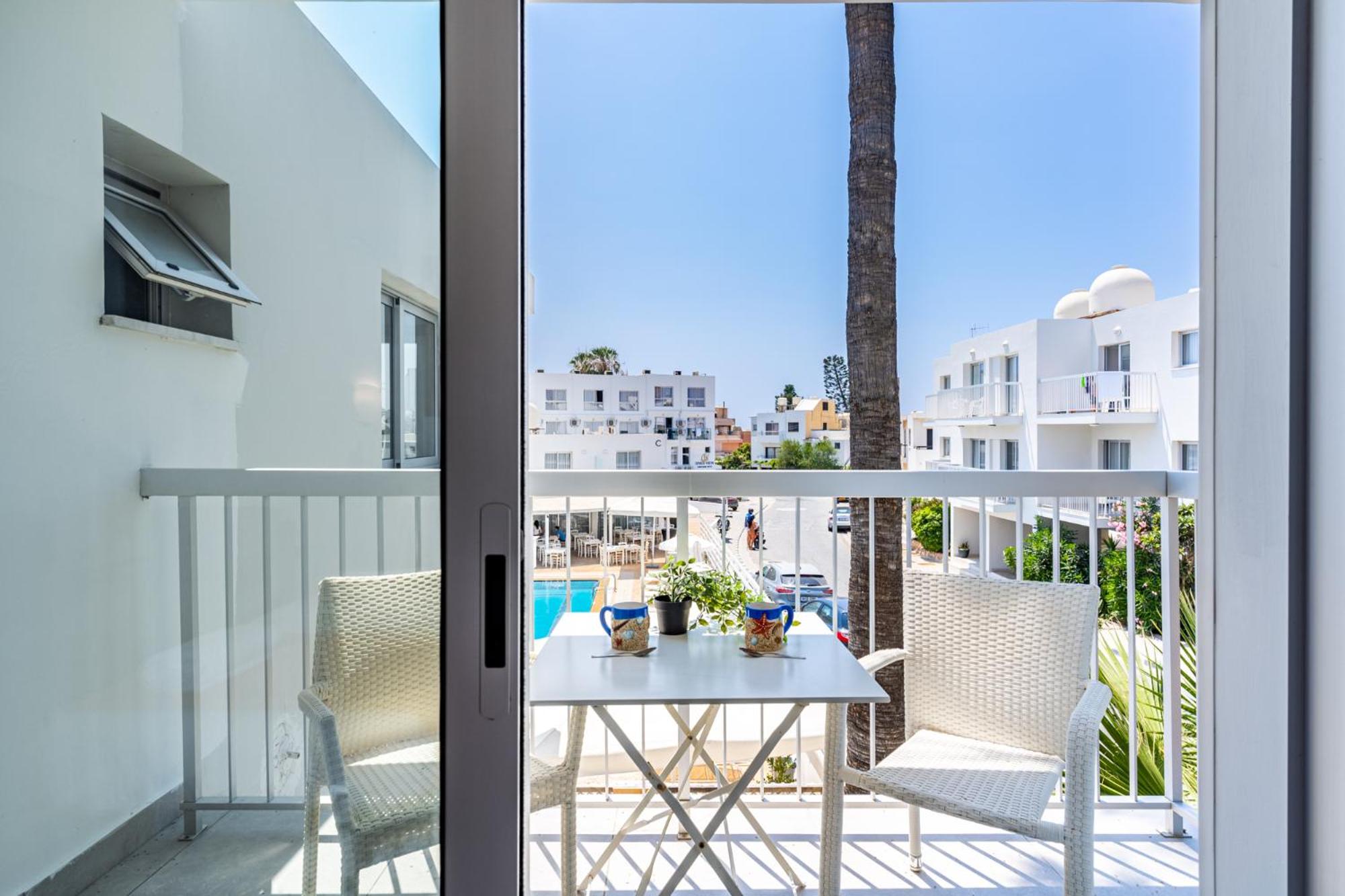 Tangerine Studio with Pool in Ayia Napa