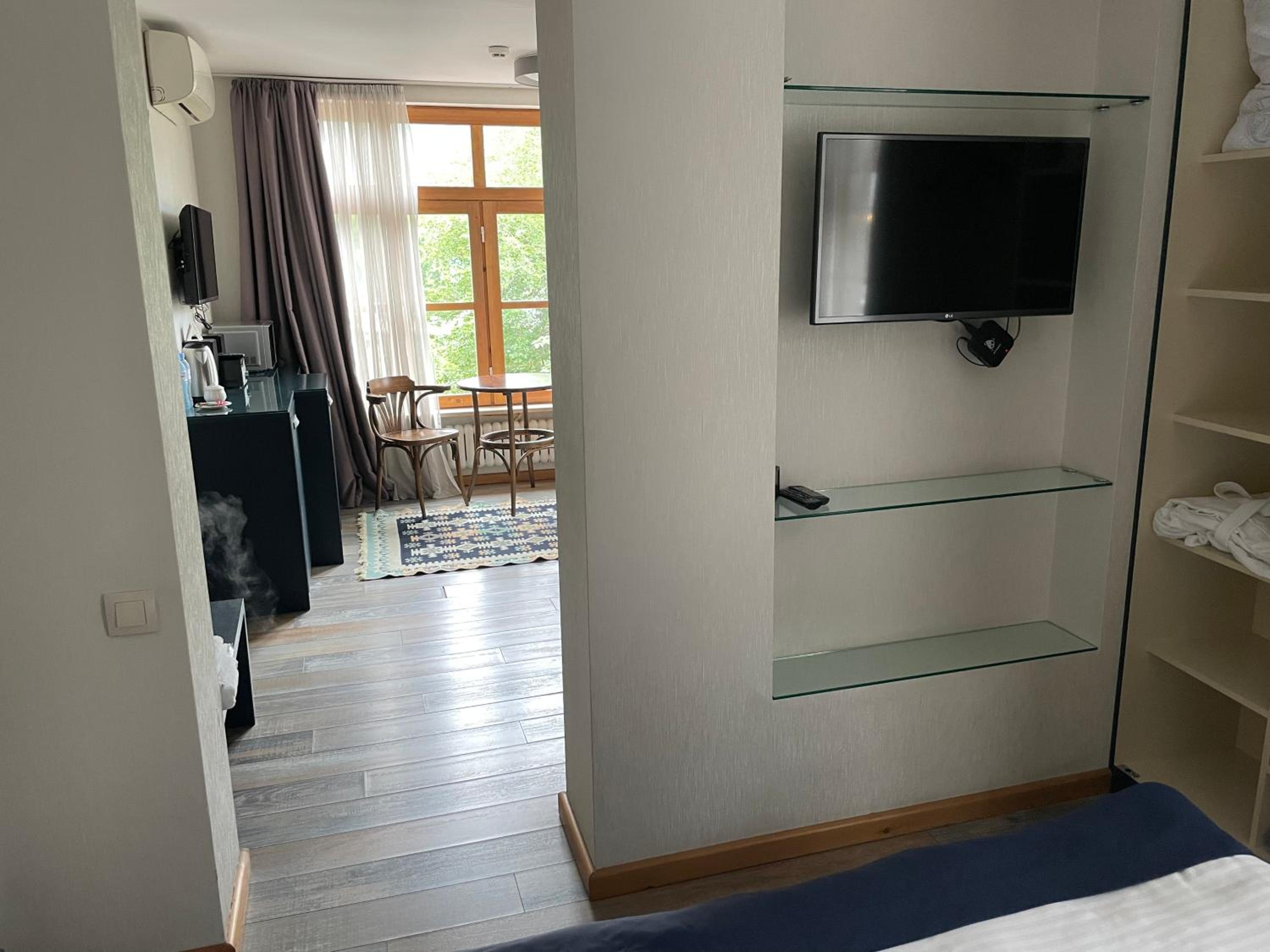 Photo 100