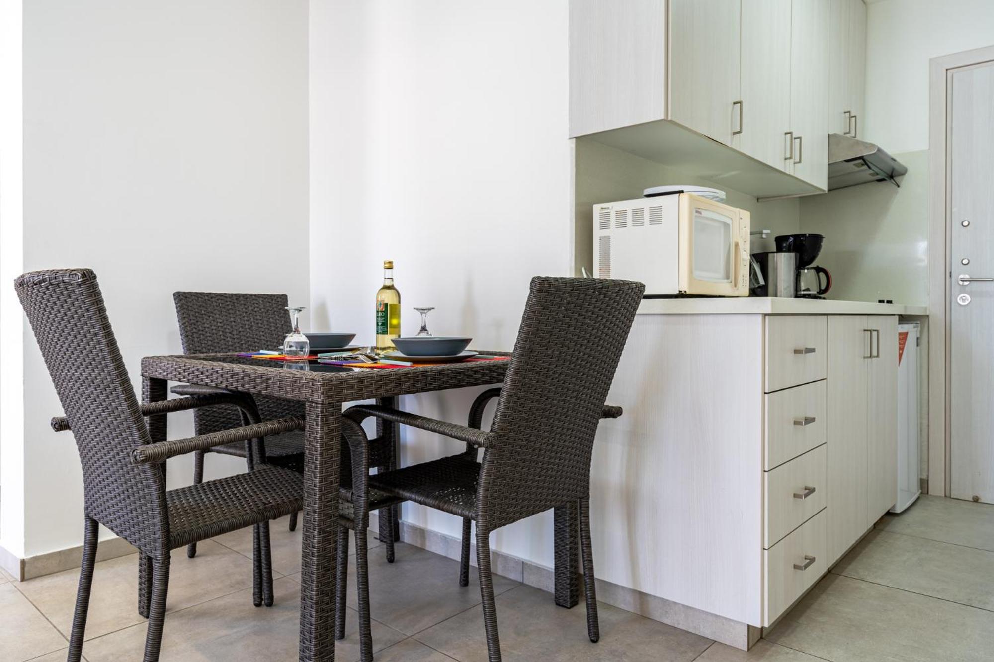 Mandarin 1-Bedroom Apartment W/Pool in Ayia Napa