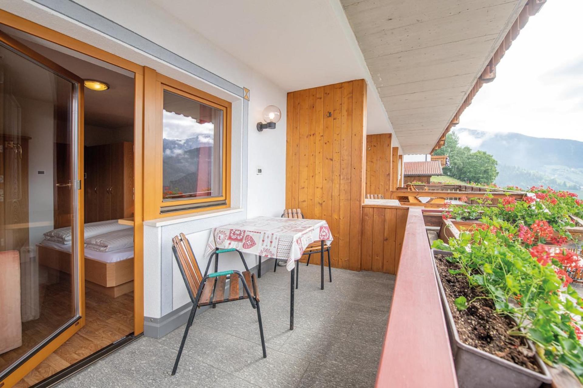 MOUNTAIN RESIDENCE ALPENHOF - company Hotel Alpenhof KG sas der Gasser Renate
