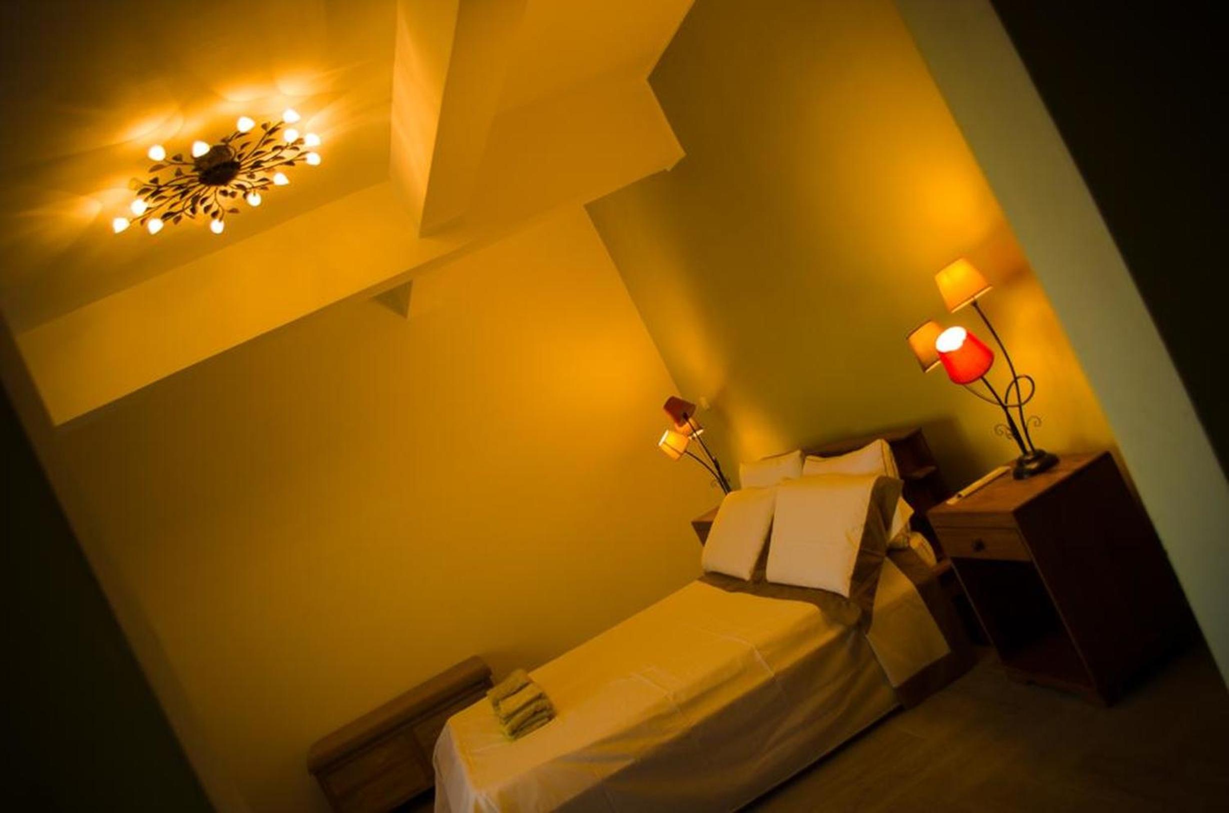 Room in Villa - Comfortable and welcoming Suite with terrace overlooking the lake, photo 11