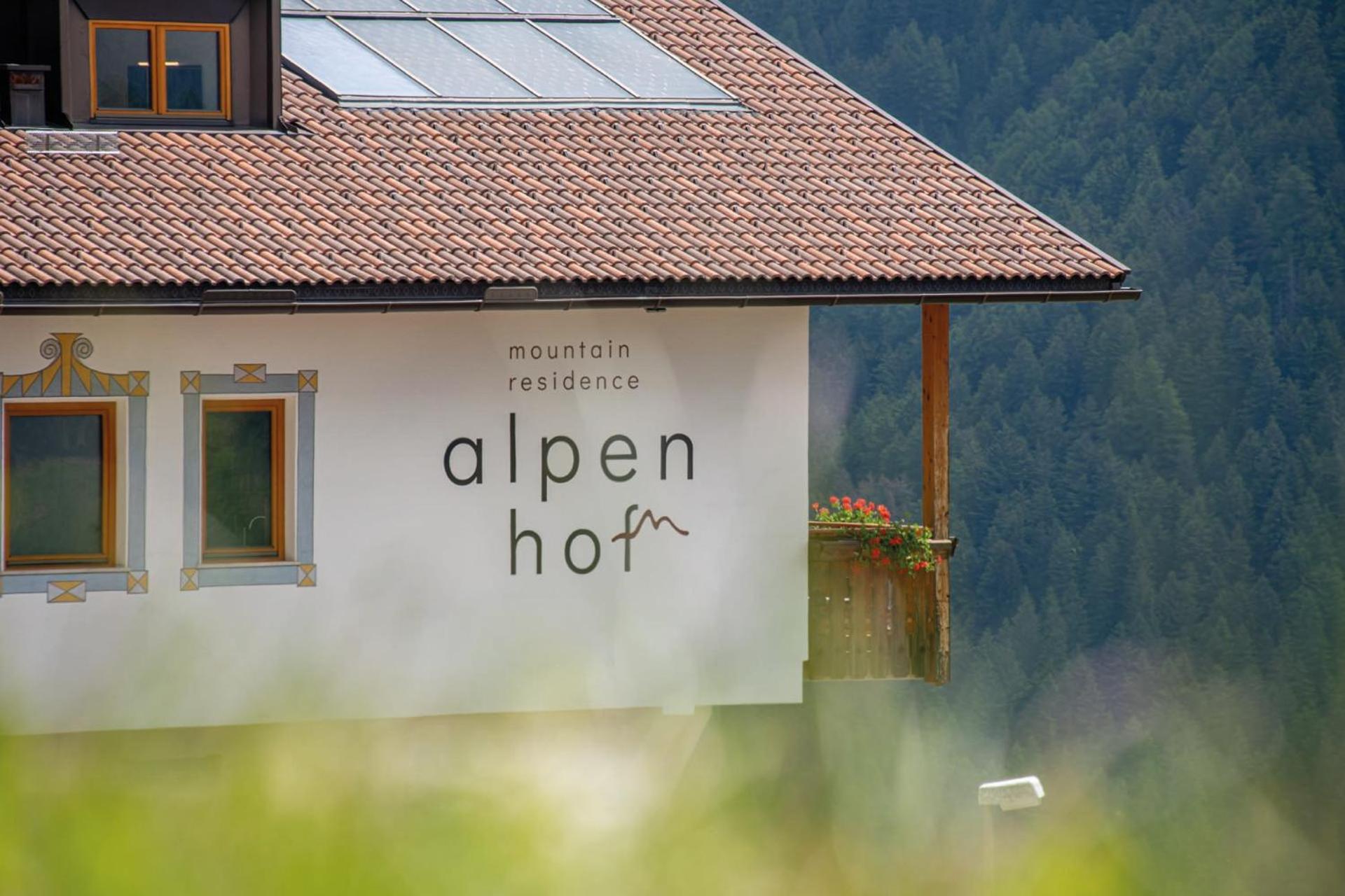 MOUNTAIN RESIDENCE ALPENHOF - company Hotel Alpenhof KG sas der Gasser Renate