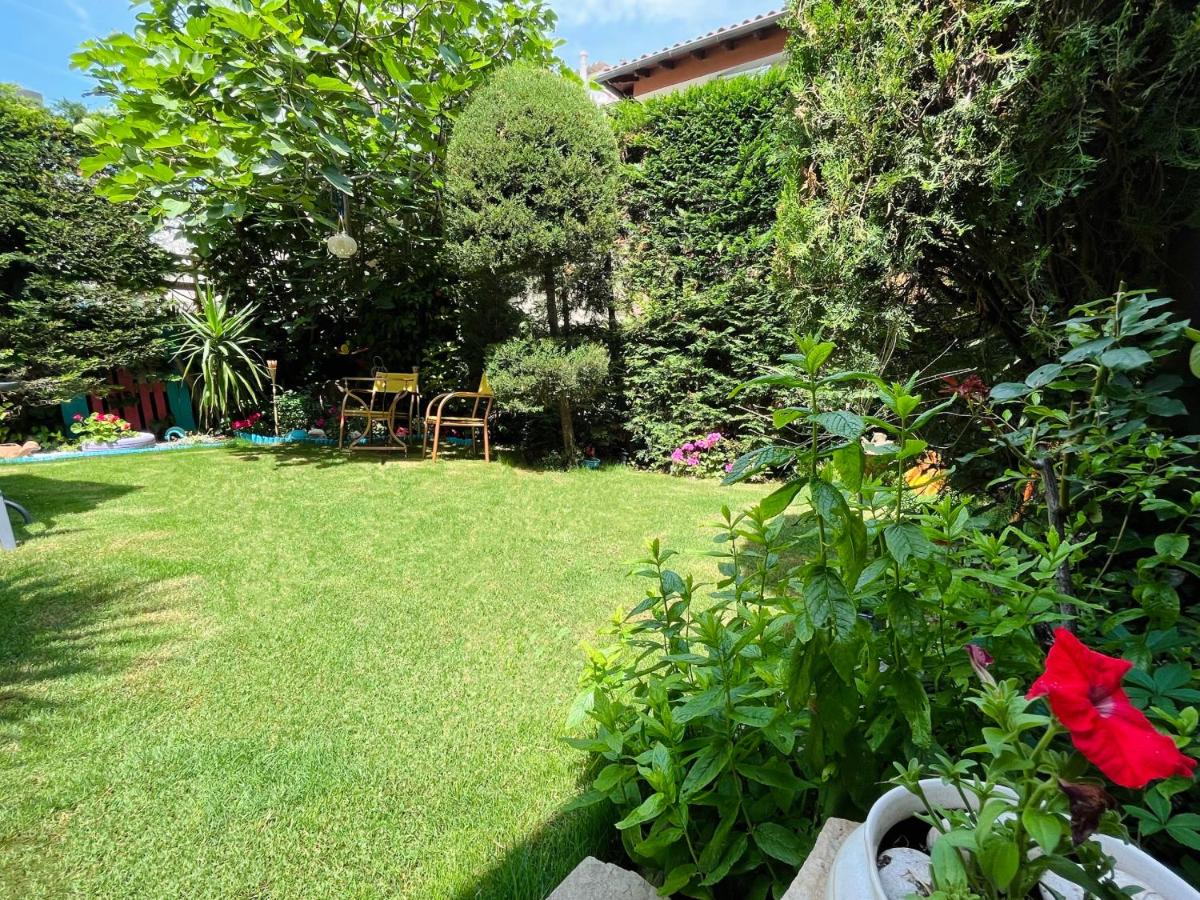Electra Garden House view 3