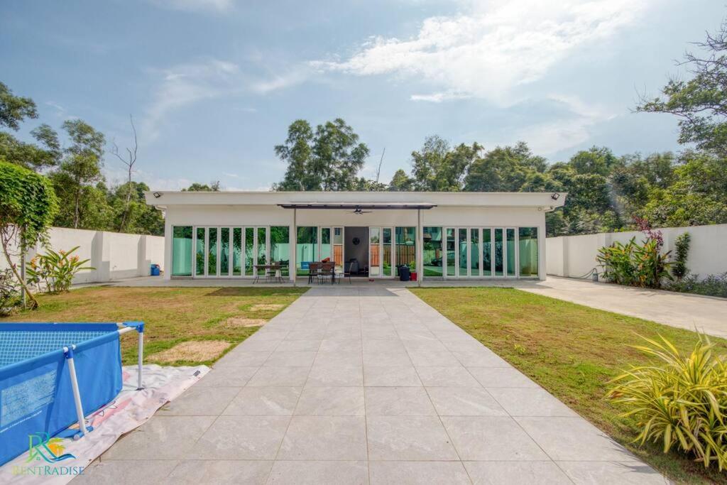 Skudai Bungalow 10Pax · KTV/Mahjong/MiniPlayground photo 1