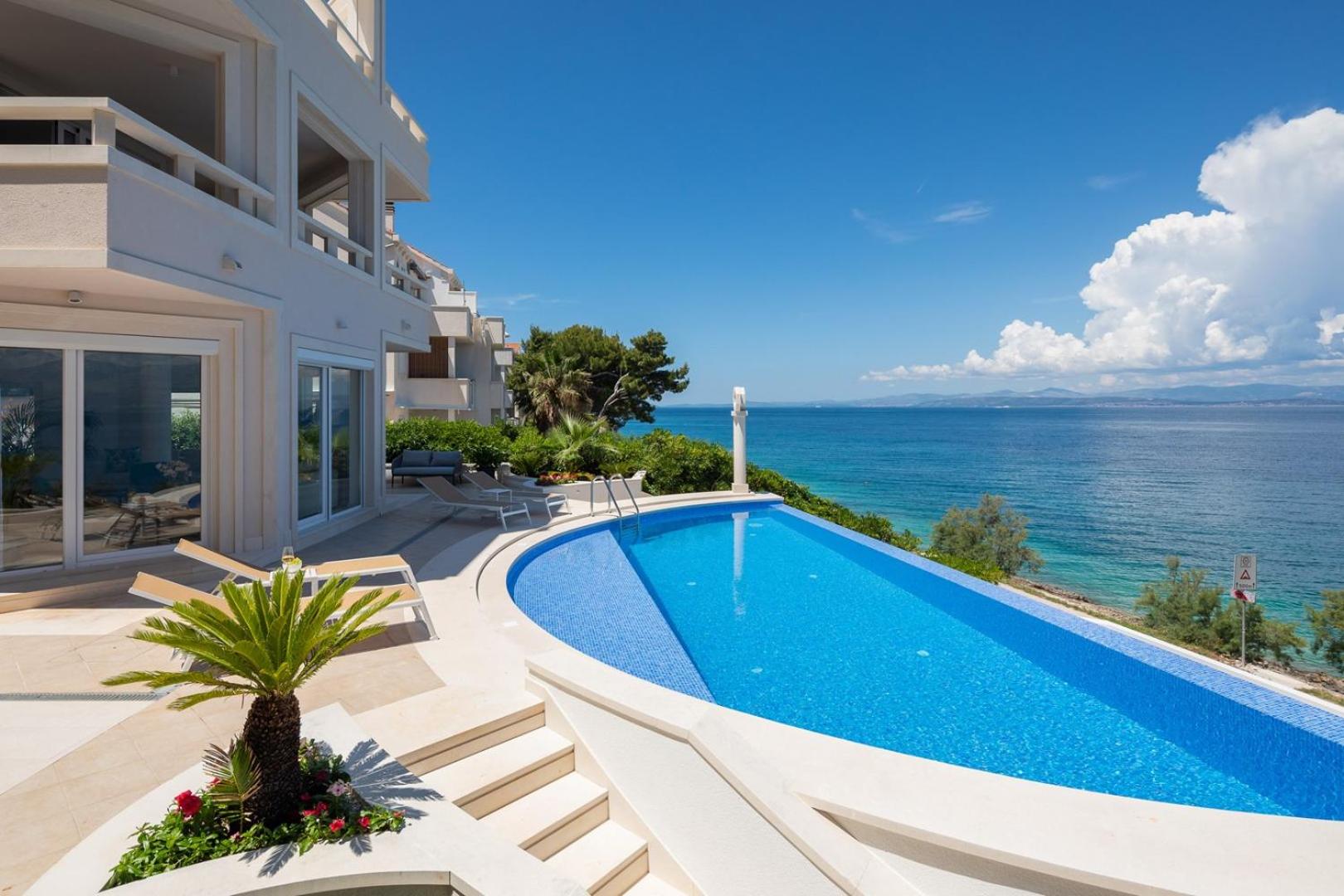 Luxury villa Sutivan Infinity with heated pool on Brac view 3