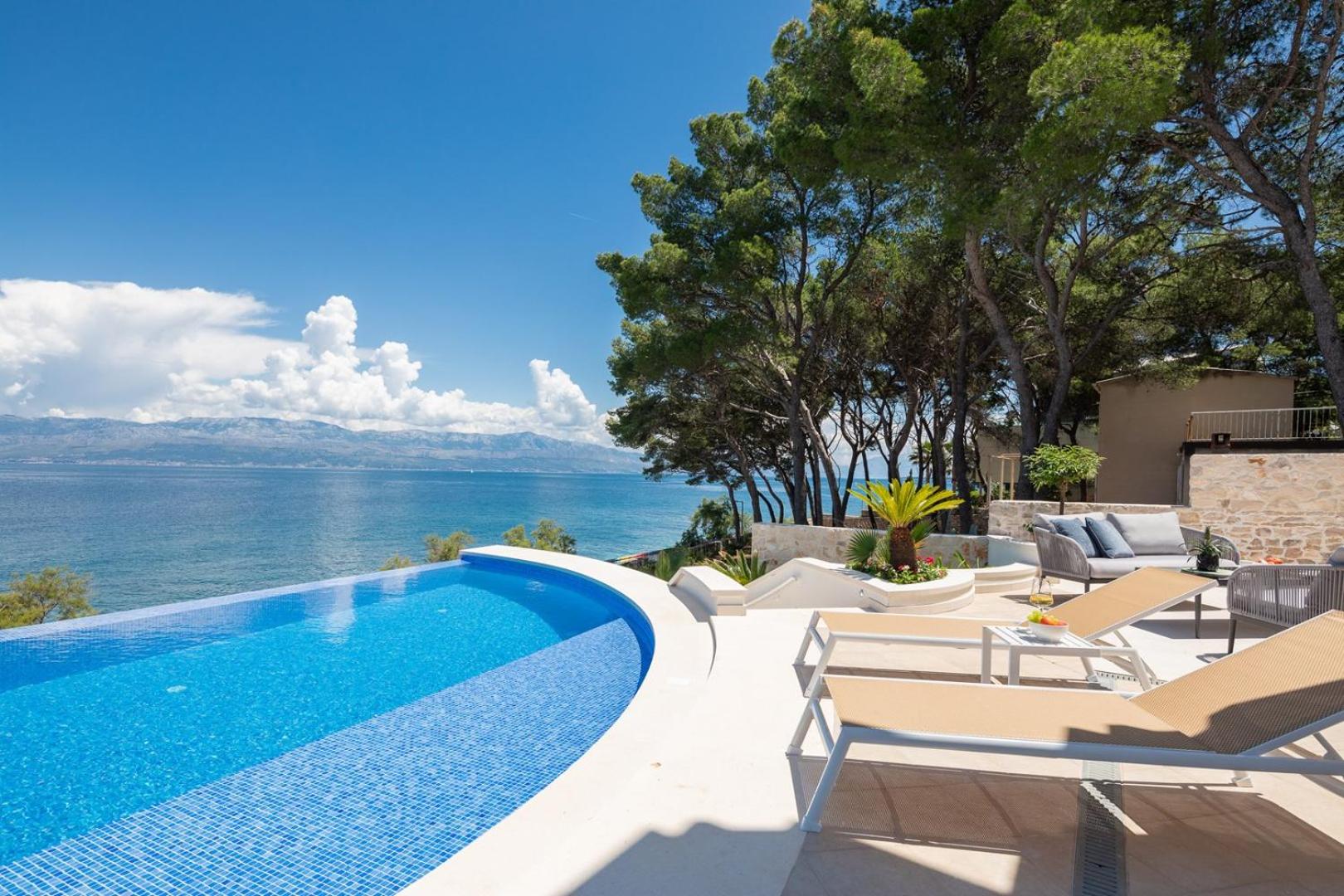 Luxury villa Sutivan Infinity with heated pool on Brac view 5