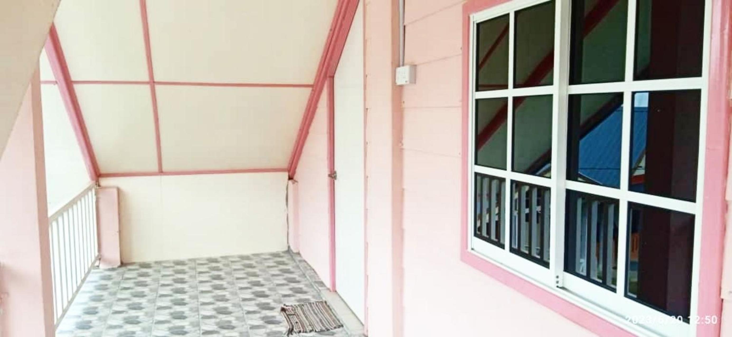 Dongorit Cabin Deluxe Room view 5