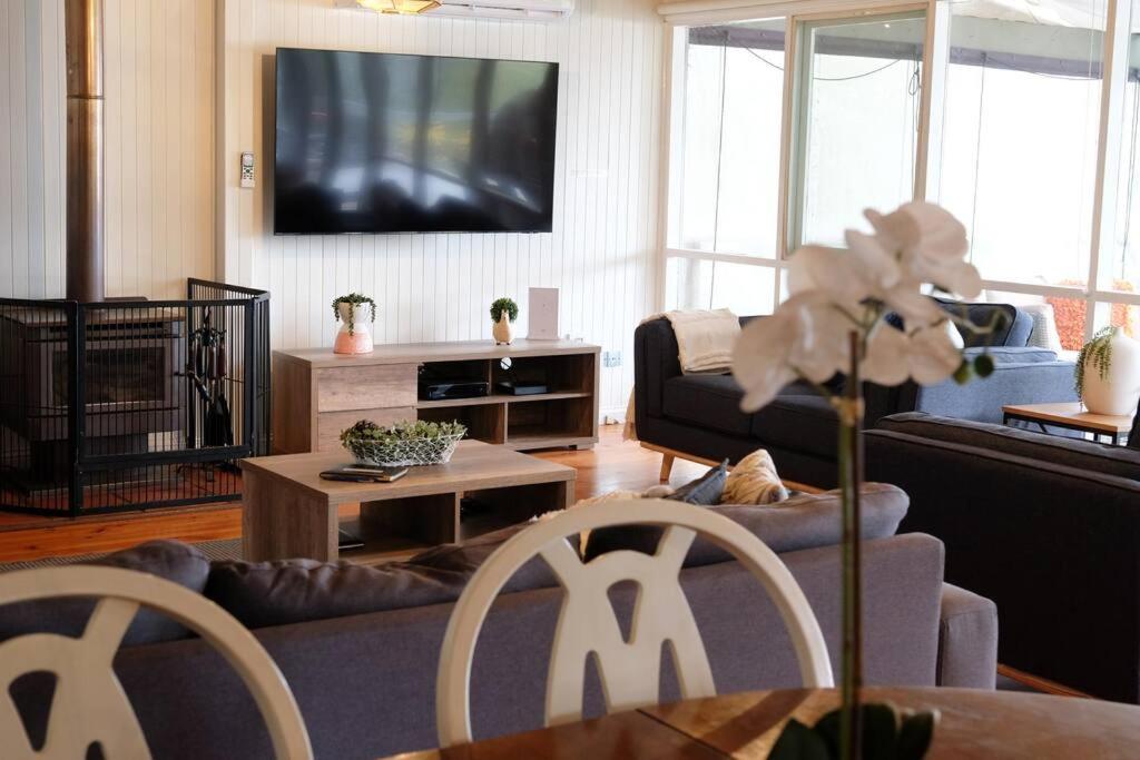 Paradise Retreat Lakehouse