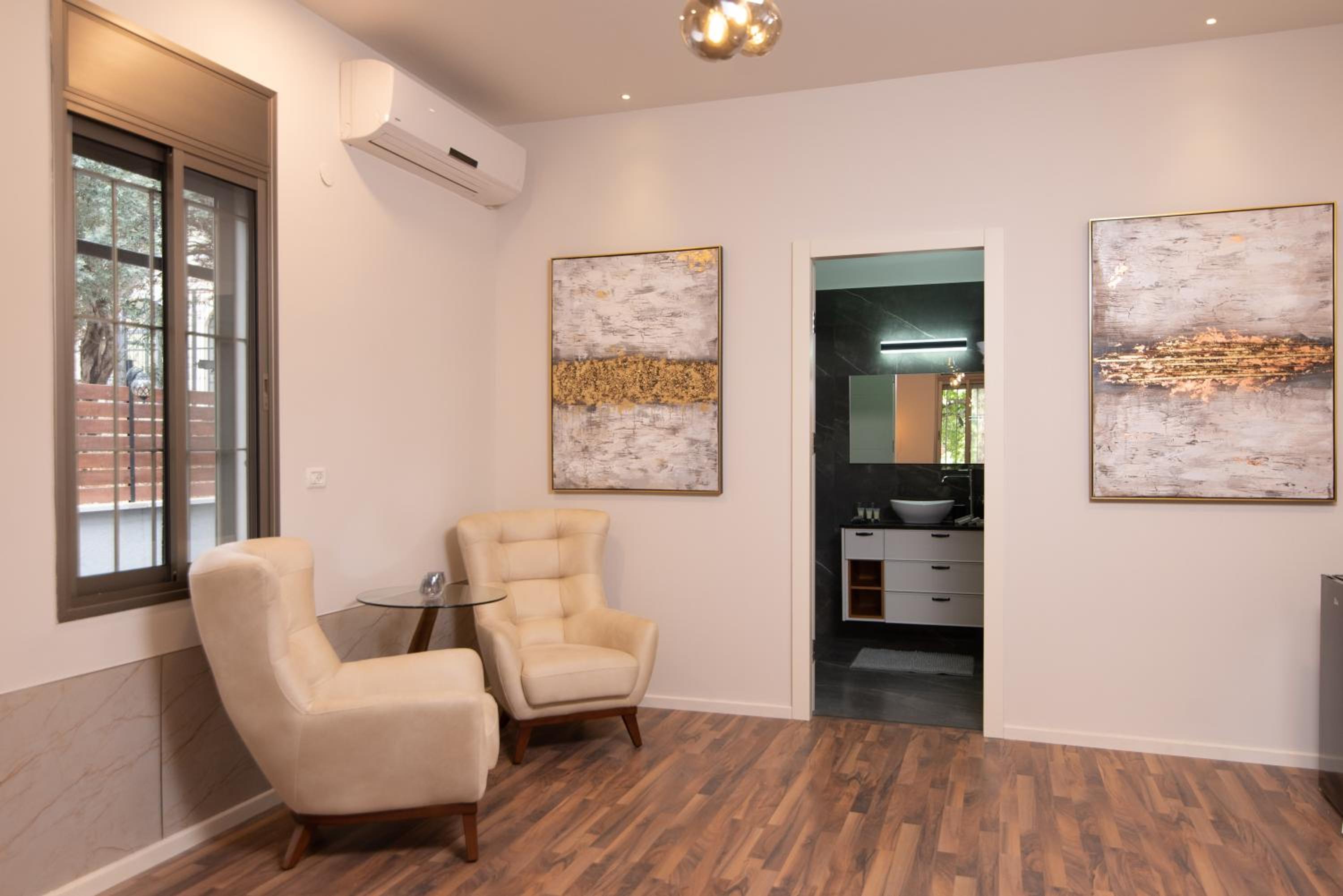 Stylish and Prestige Stay Bahai's Garden view 5