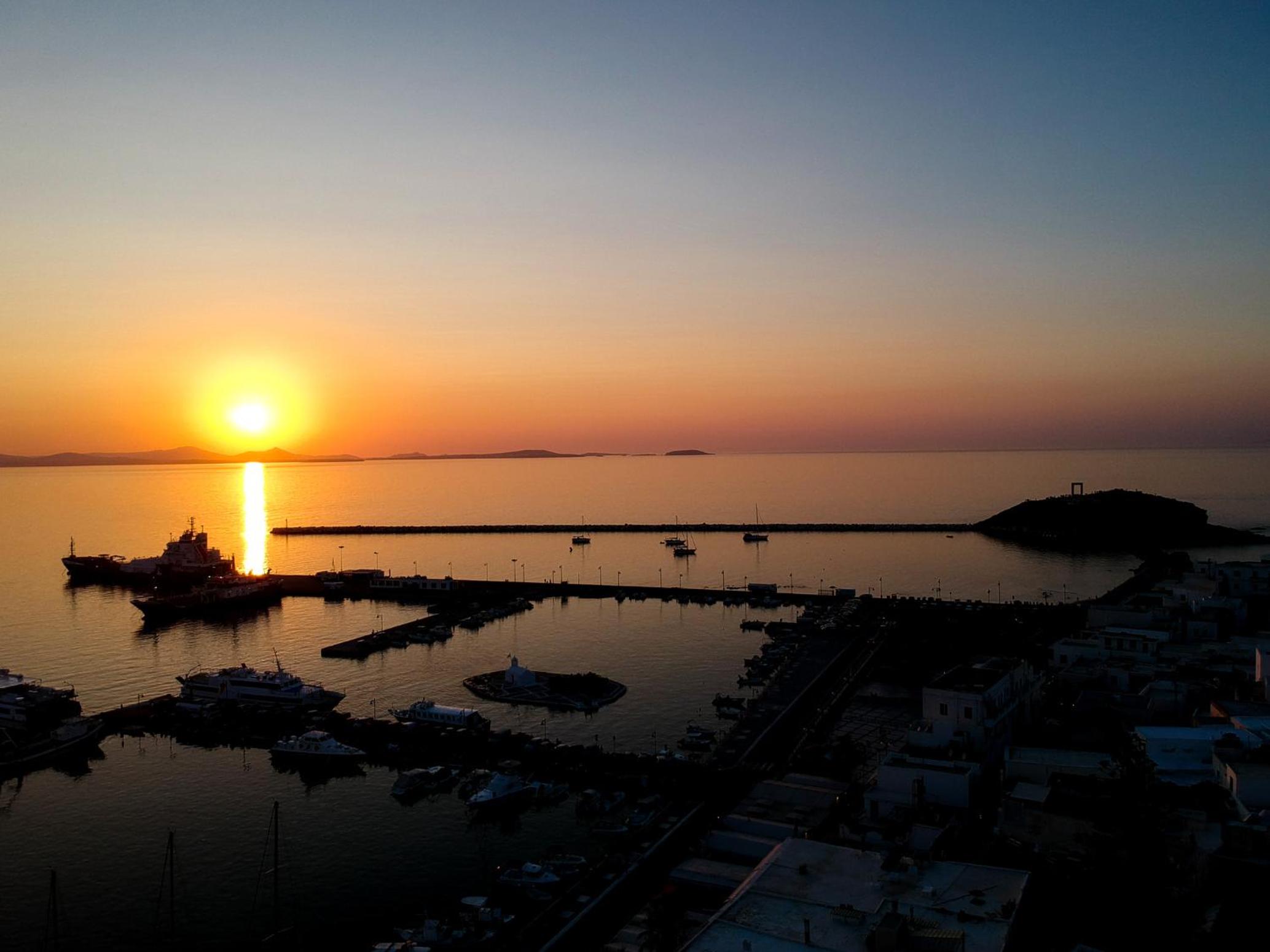 Naxos town ground floor apartment 10 min from port photo 4