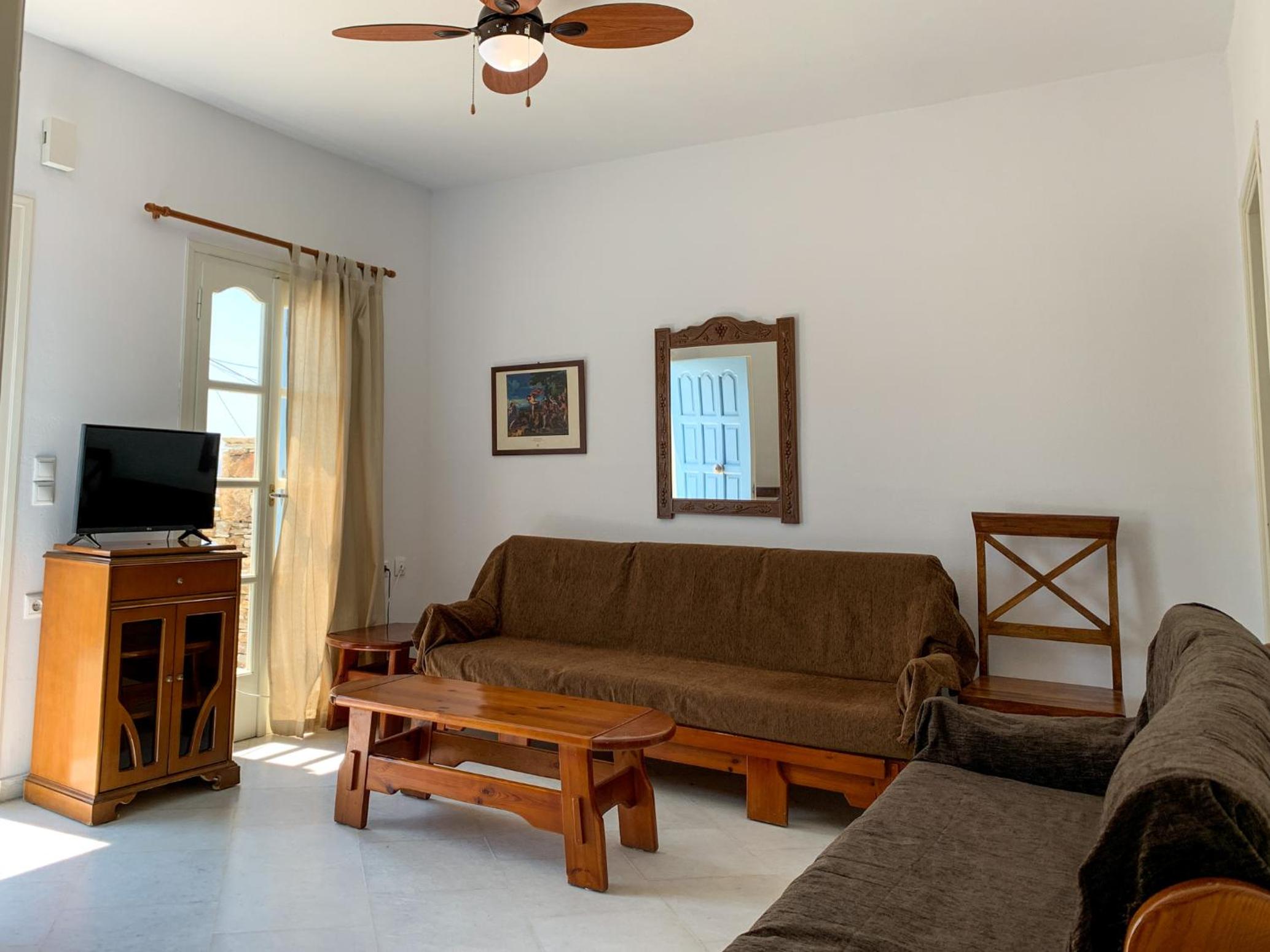 Naxos town ground floor apartment 10 min from port photo 2