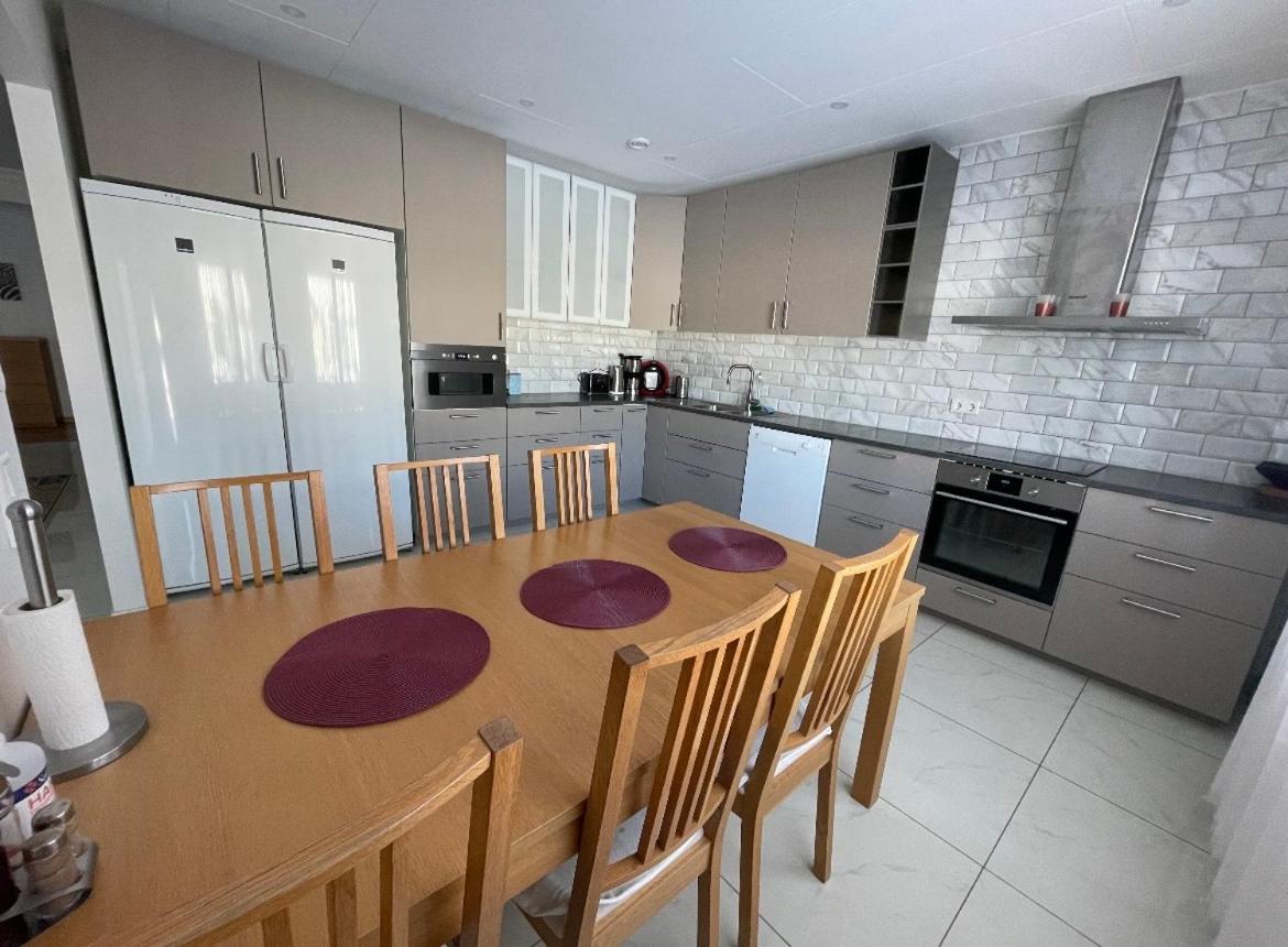 Beautiful terraced house with private parking view 3