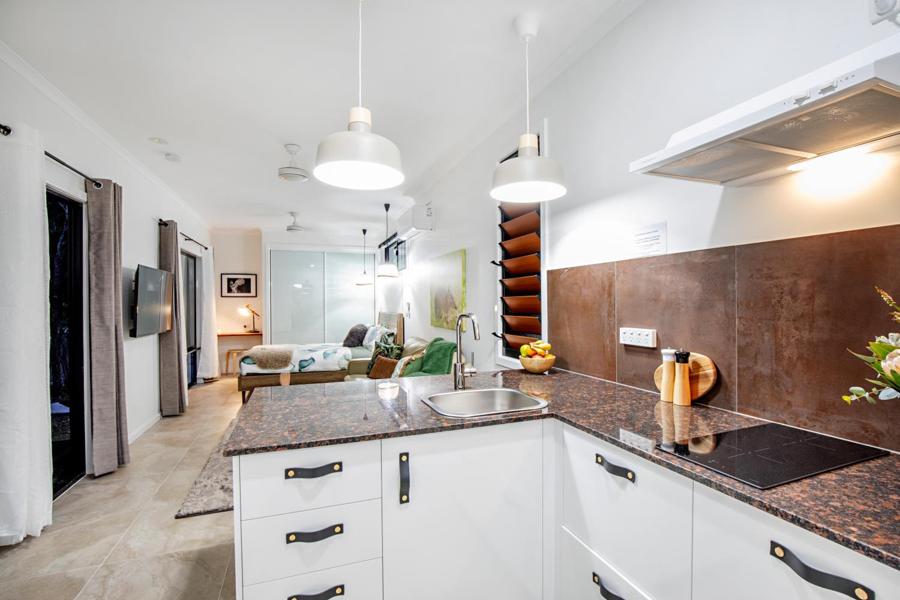 Airlie Beach Eco Cabins - Adults Only