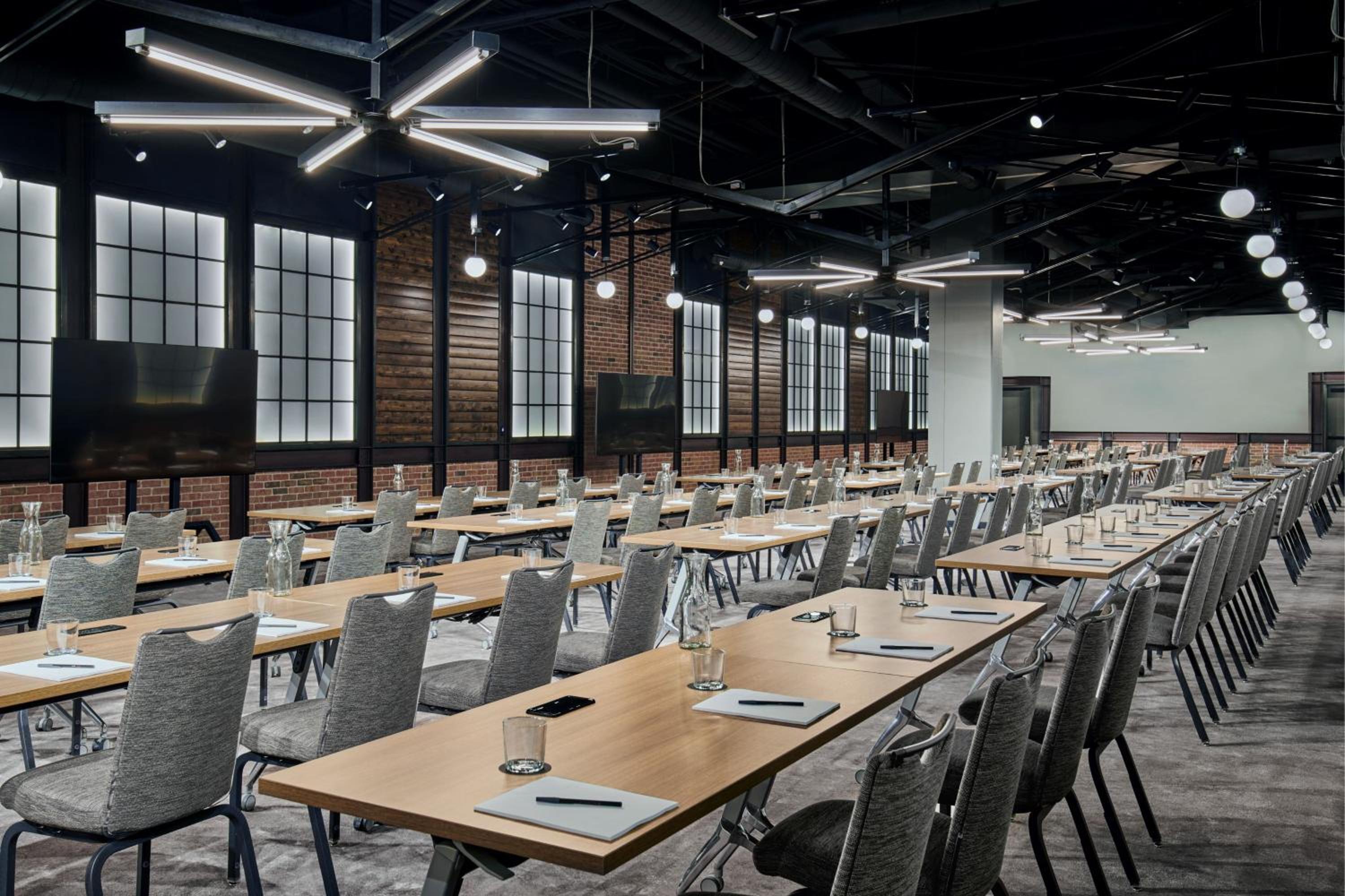 Moxy Downtown Los Angeles