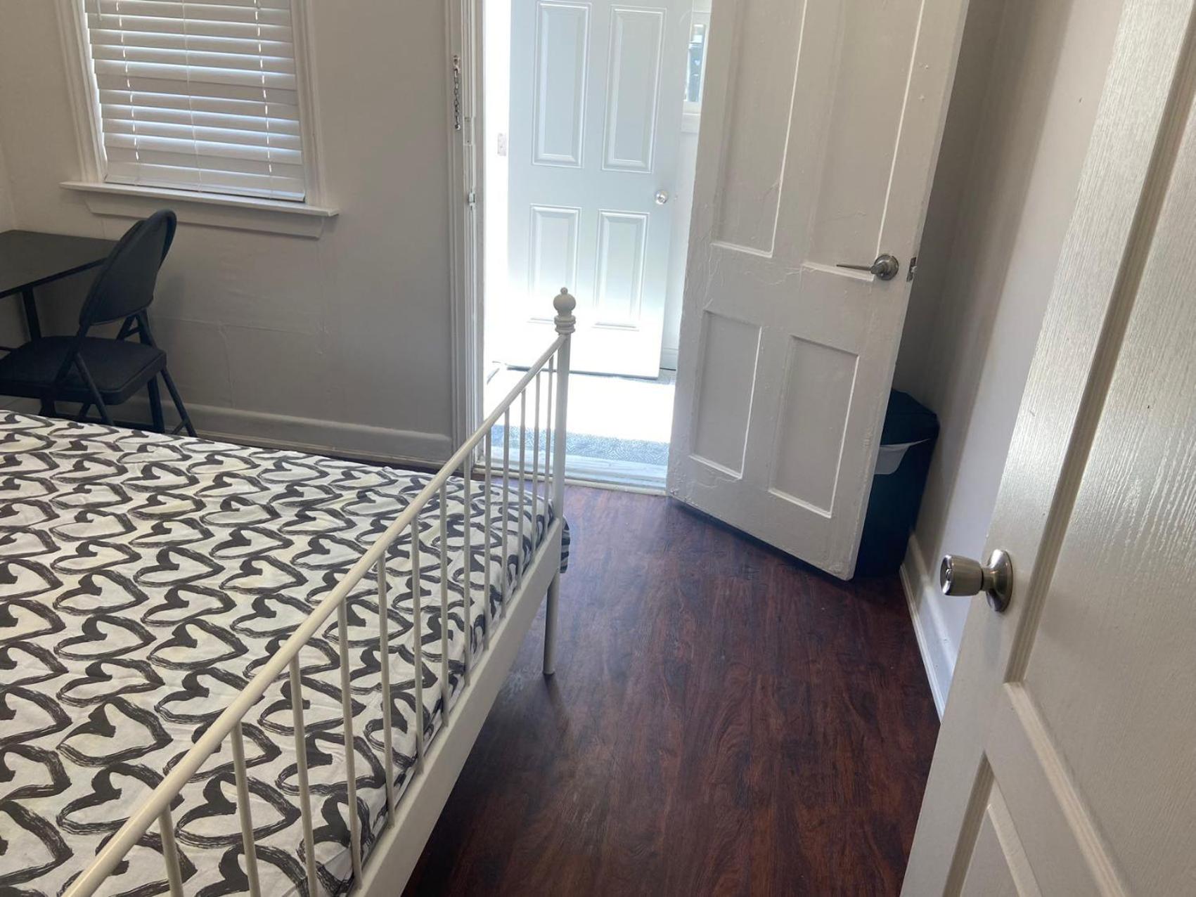 BUDGET Quad Room with En Suite Bathroom 36B