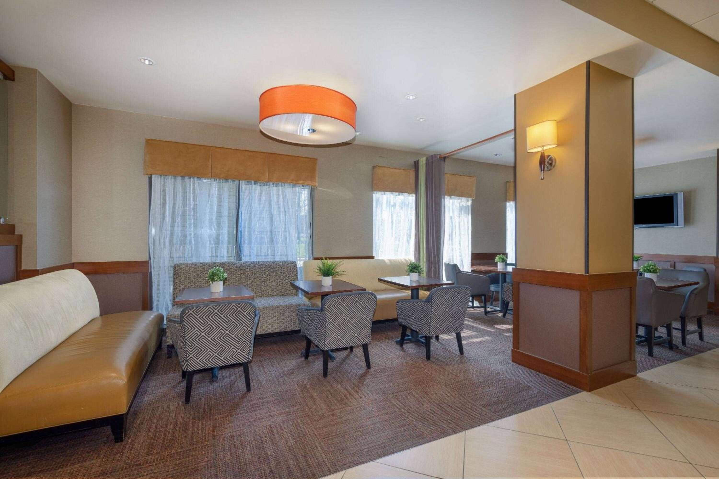 Kansas City Vacations - Wyndham Garden Kansas City Airport - Property Image 29