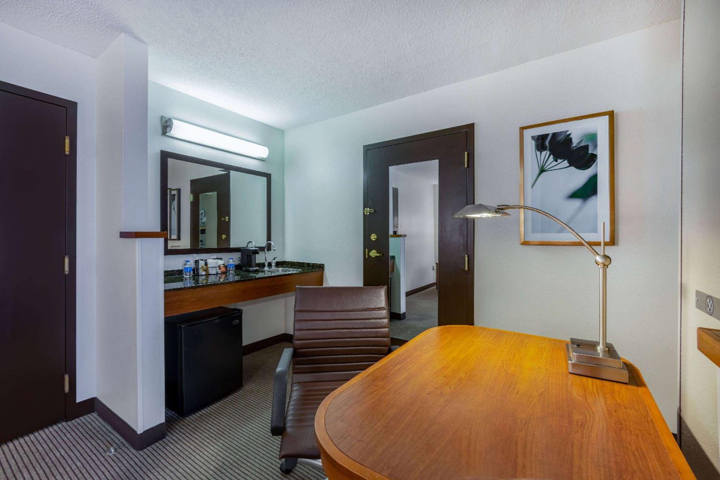 Kansas City Vacations - Wyndham Garden Kansas City Airport - Property Image 4