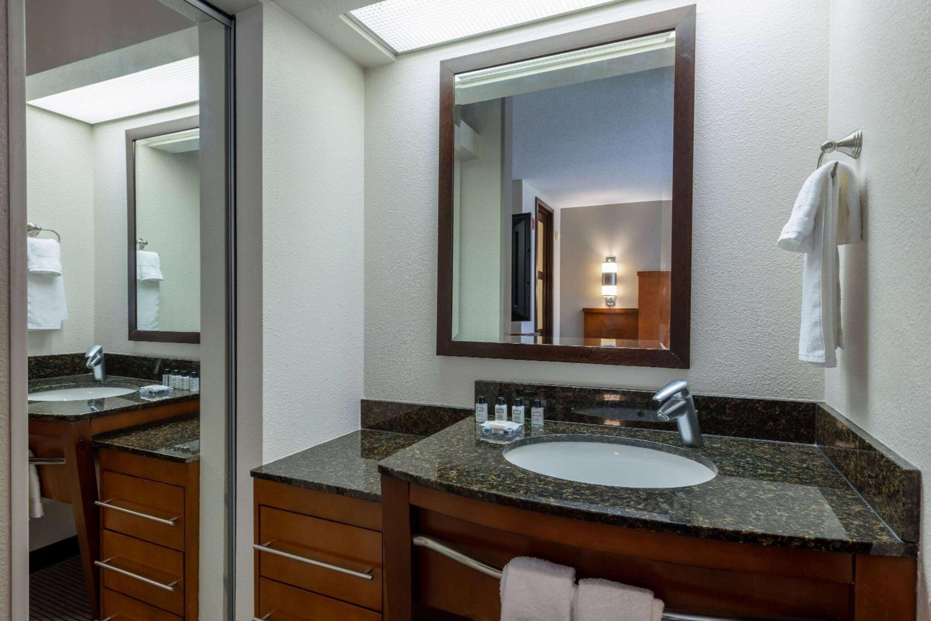 Kansas City Vacations - Wyndham Garden Kansas City Airport - Property Image 6