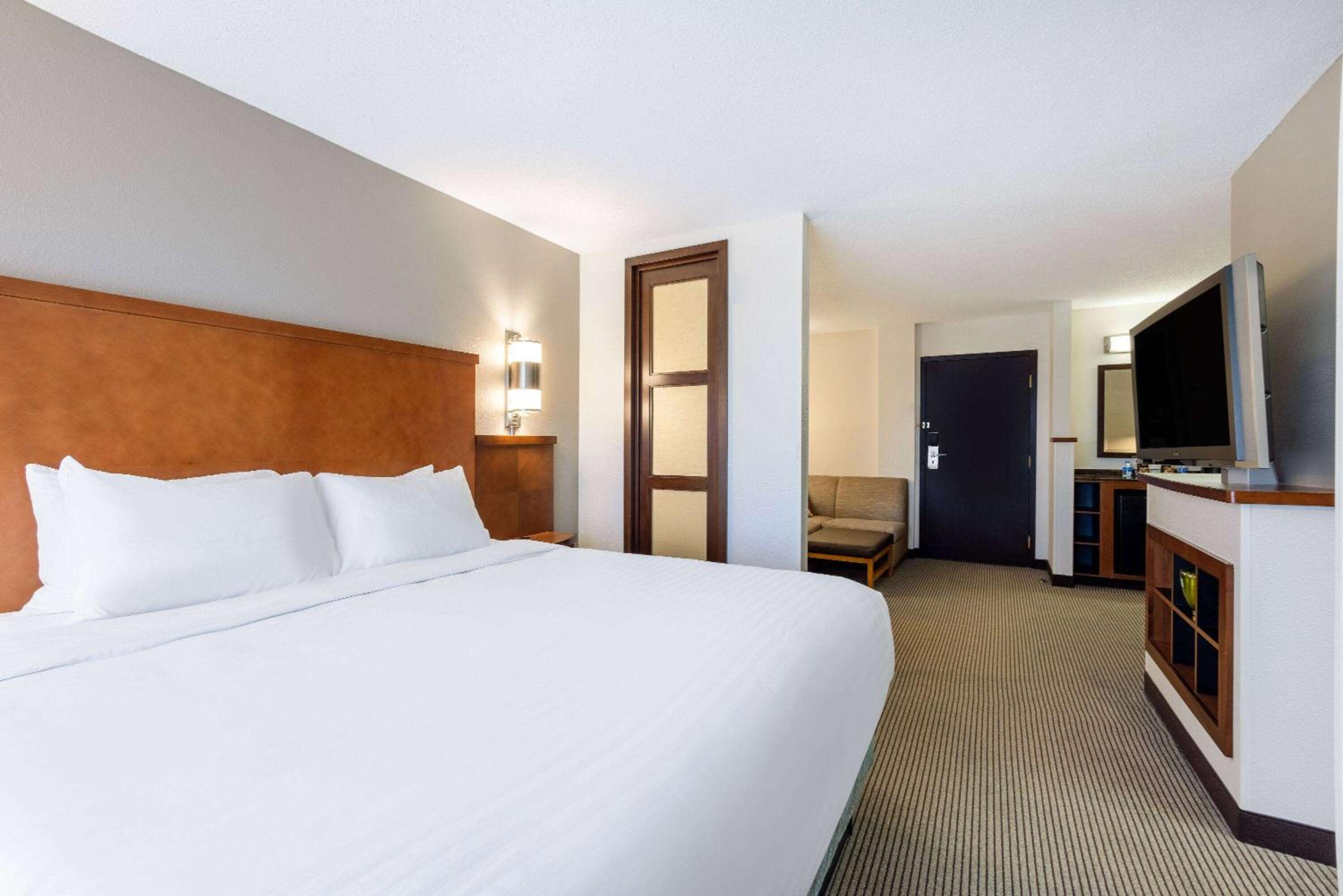 Kansas City Vacations - Wyndham Garden Kansas City Airport - Property Image 8
