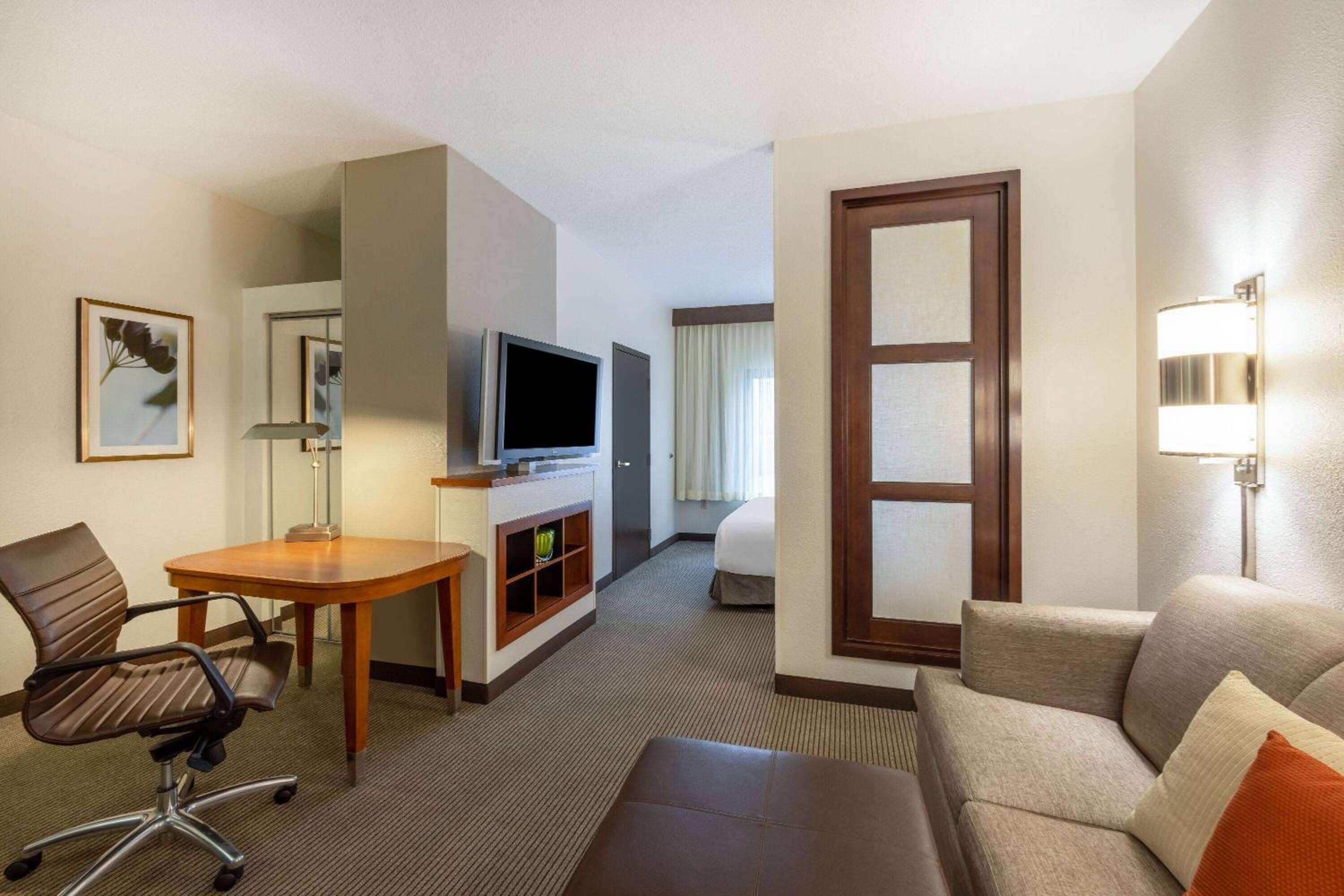 Kansas City Vacations - Wyndham Garden Kansas City Airport - Property Image 12