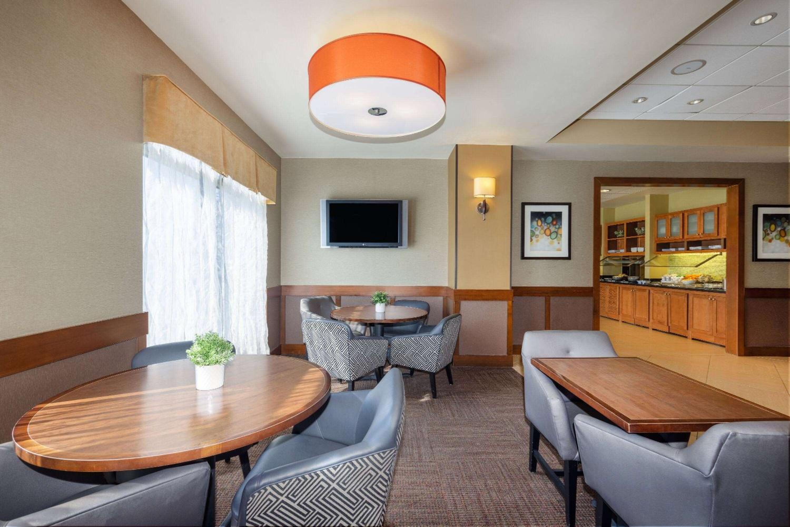 Kansas City Vacations - Wyndham Garden Kansas City Airport - Property Image 21