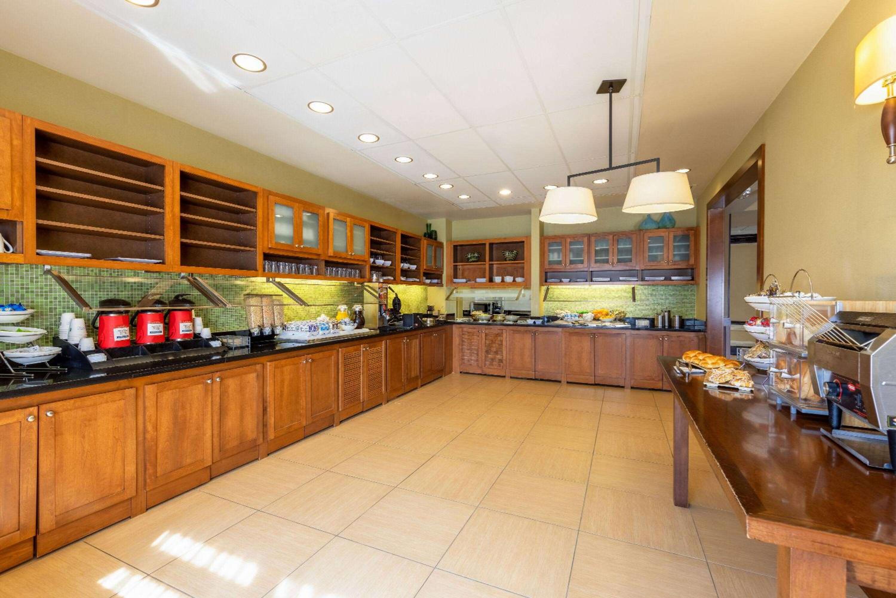 Kansas City Vacations - Wyndham Garden Kansas City Airport - Property Image 22