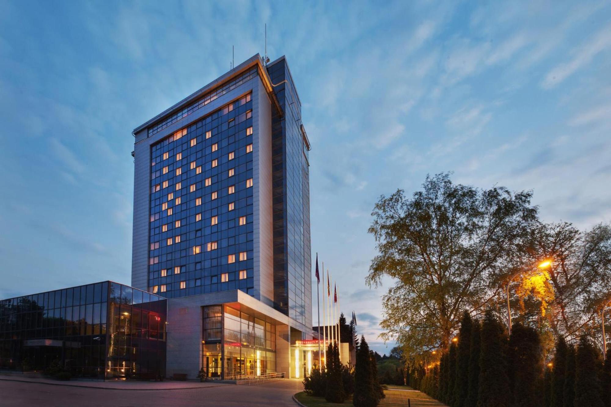 Hotel VILNIUS PARK PLAZA HOTEL, Restaurant & Terrace, Panorama Bar, Conference & Banquet Center - Image 1