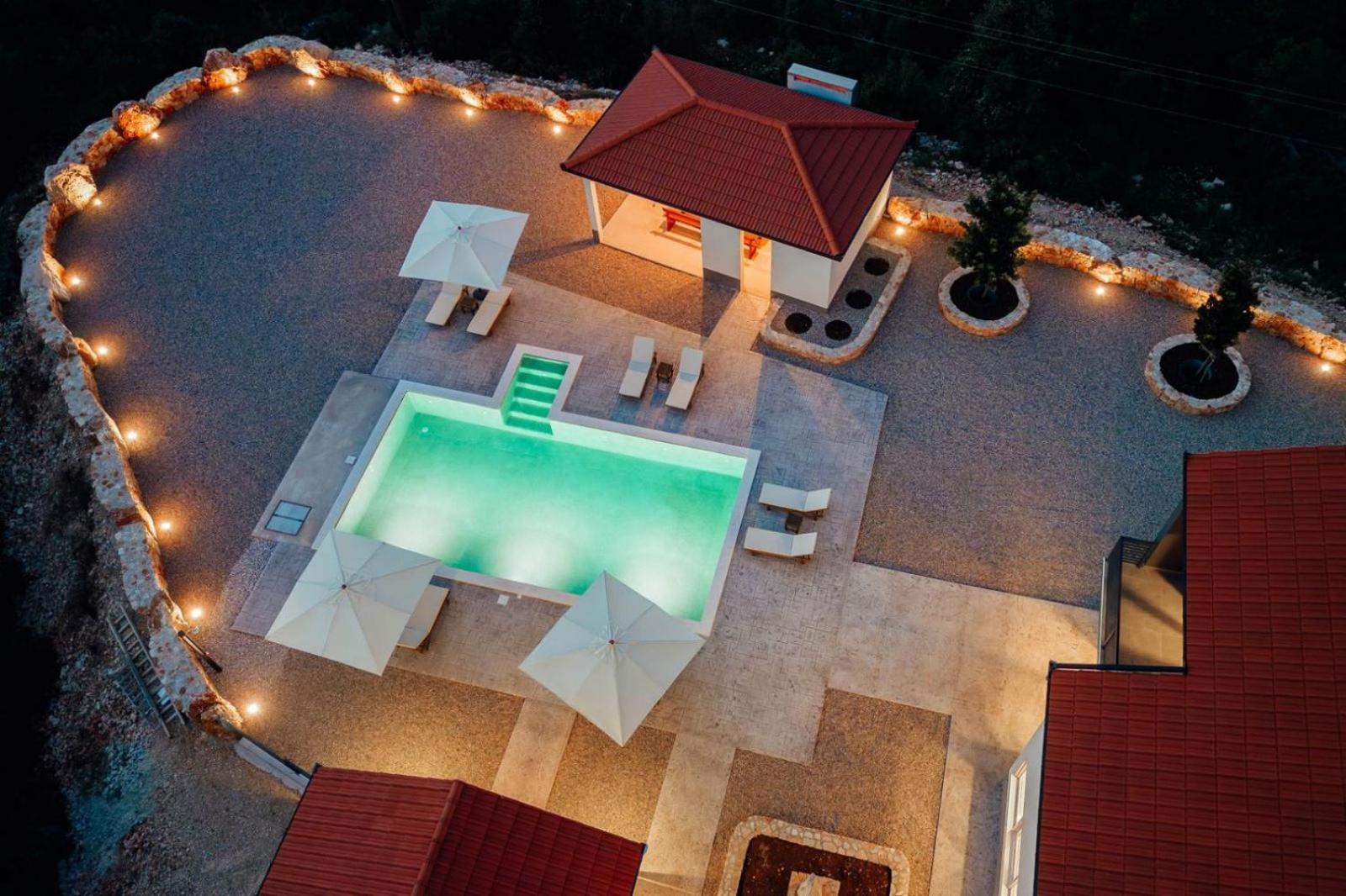 Vila Agape with a pool, football and tennis court