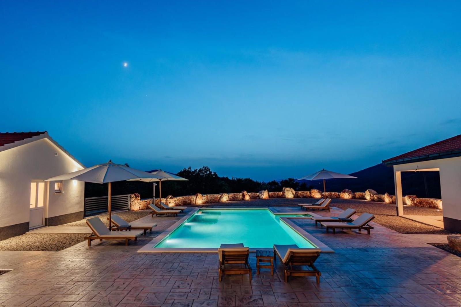 Vila Agape with a pool, football and tennis court