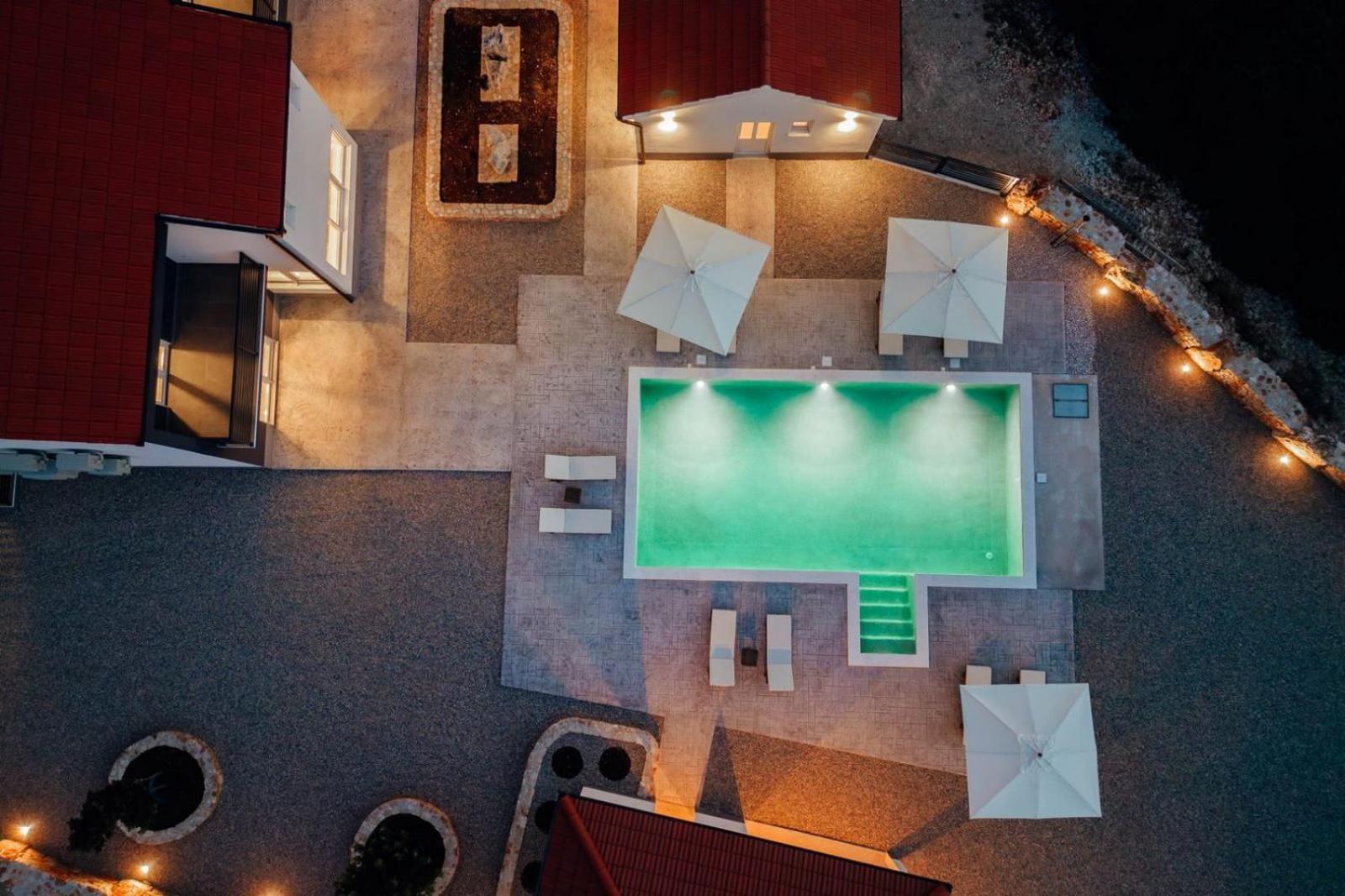 Vila Agape with a pool, football and tennis court