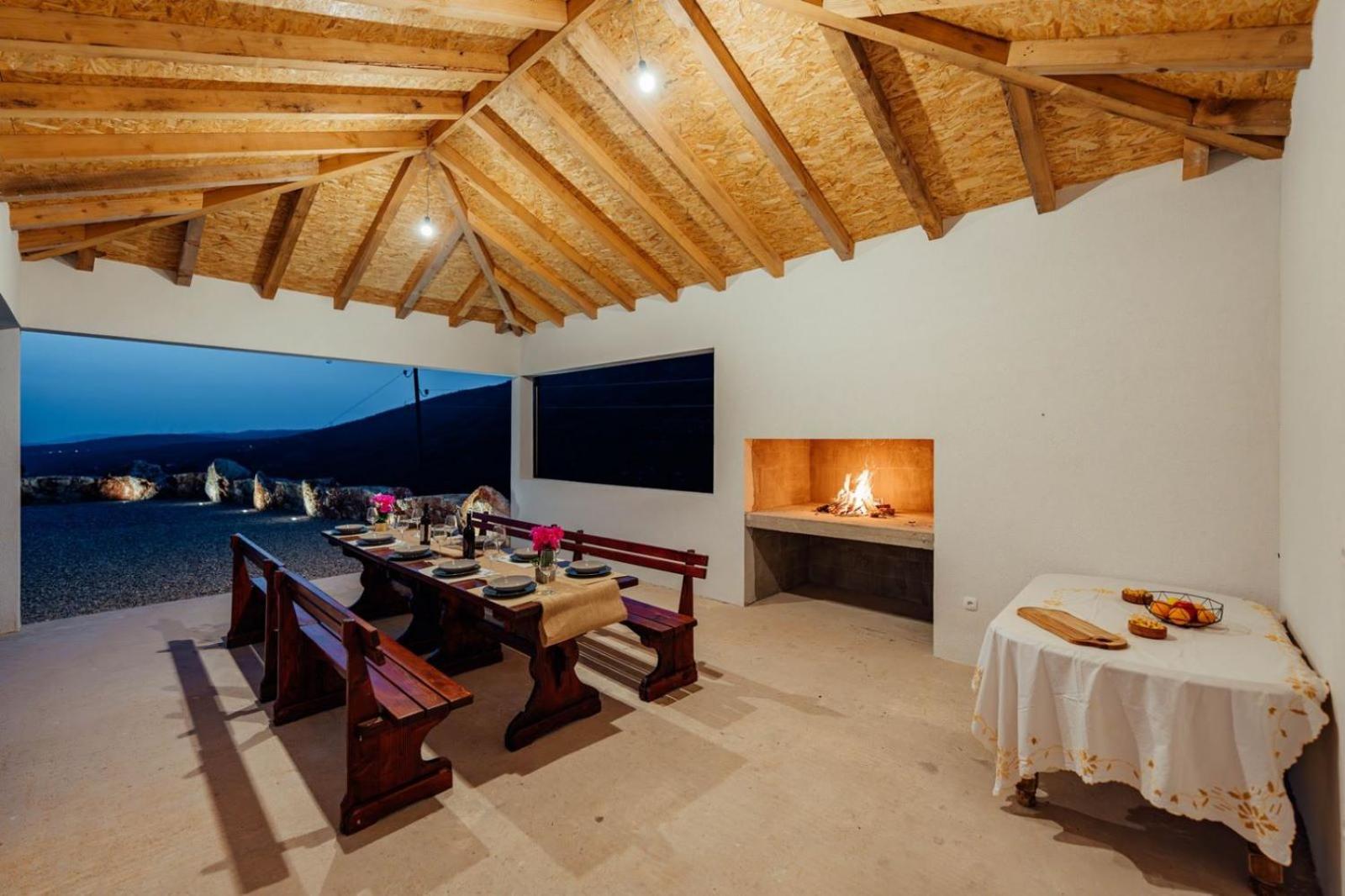 Vila Agape with a pool, football and tennis court