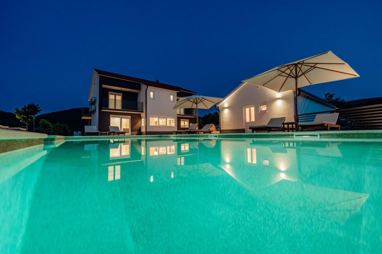Vila Agape with a pool, football and tennis court