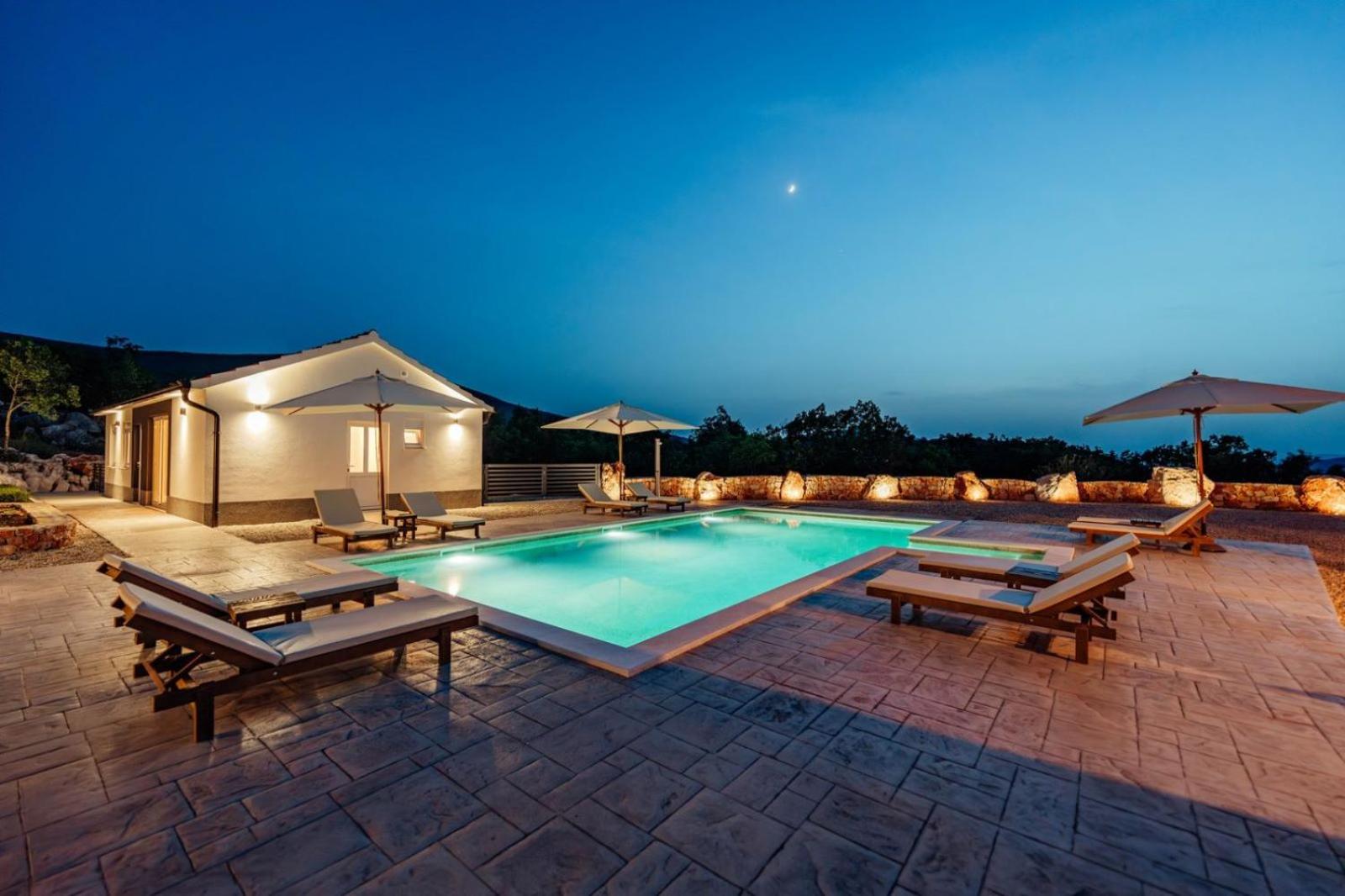 Vila Agape with a pool, football and tennis court