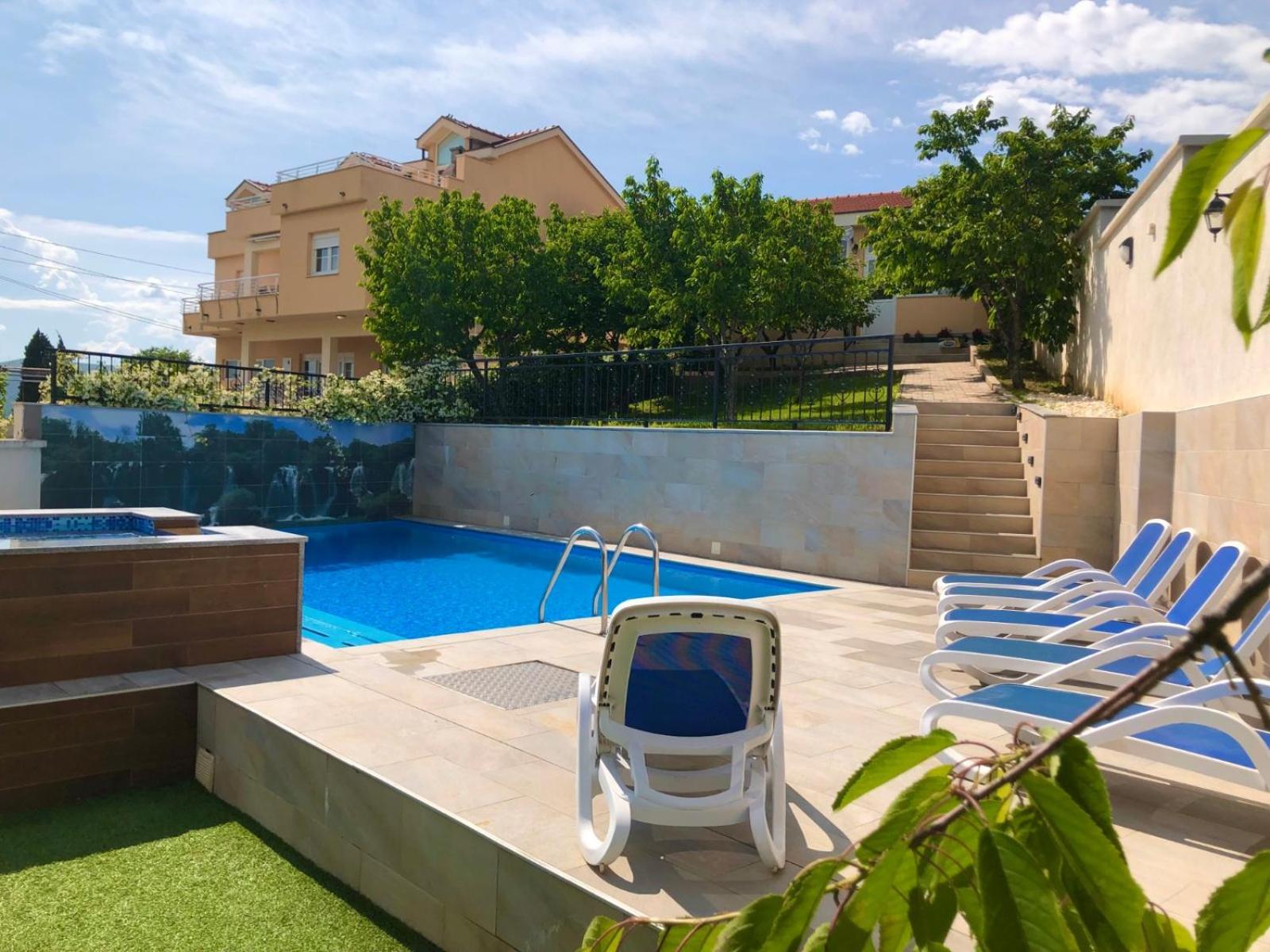 Luxury Villa with Private Pool and Jacuzzi