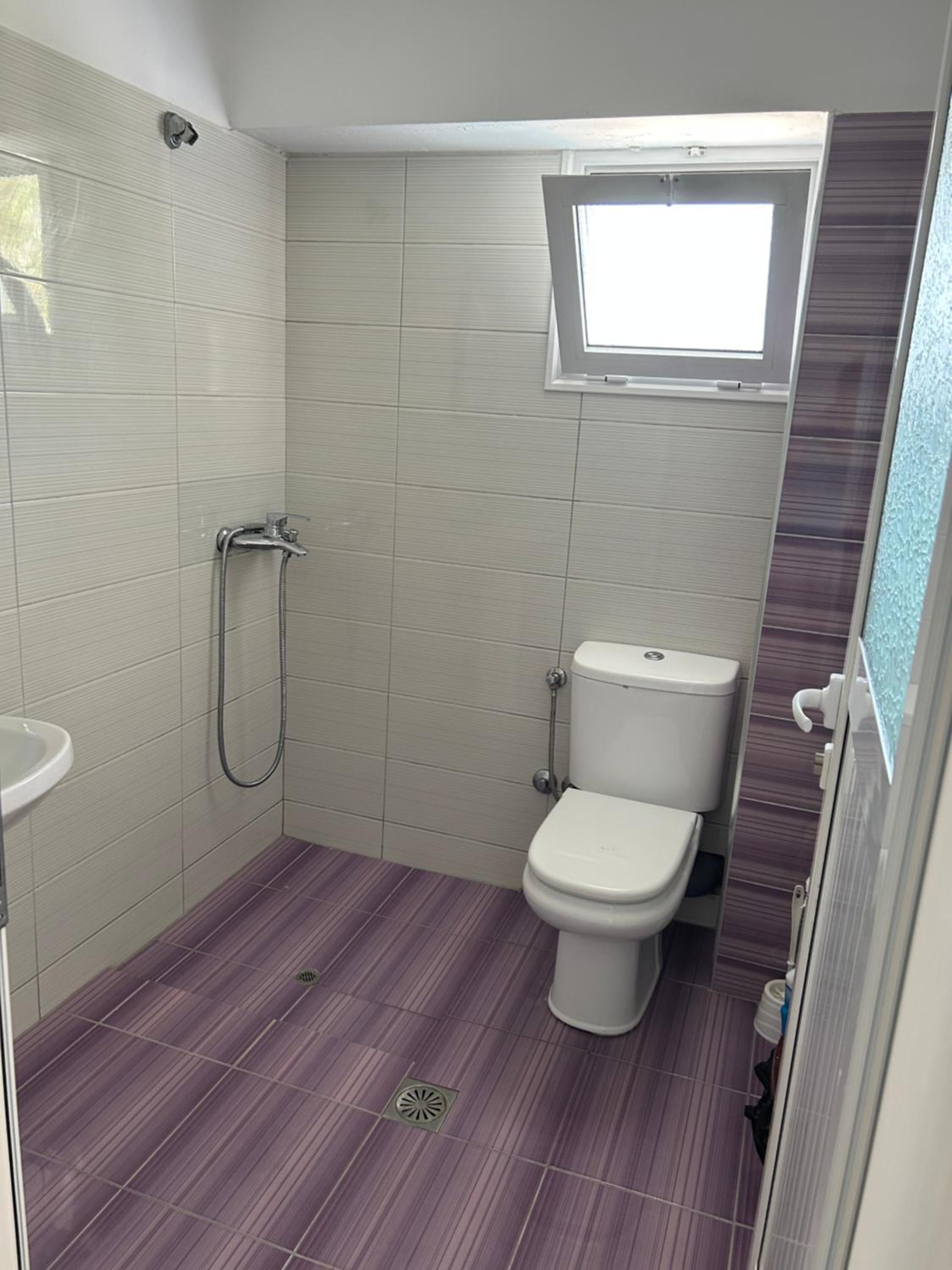 Eri Rooms