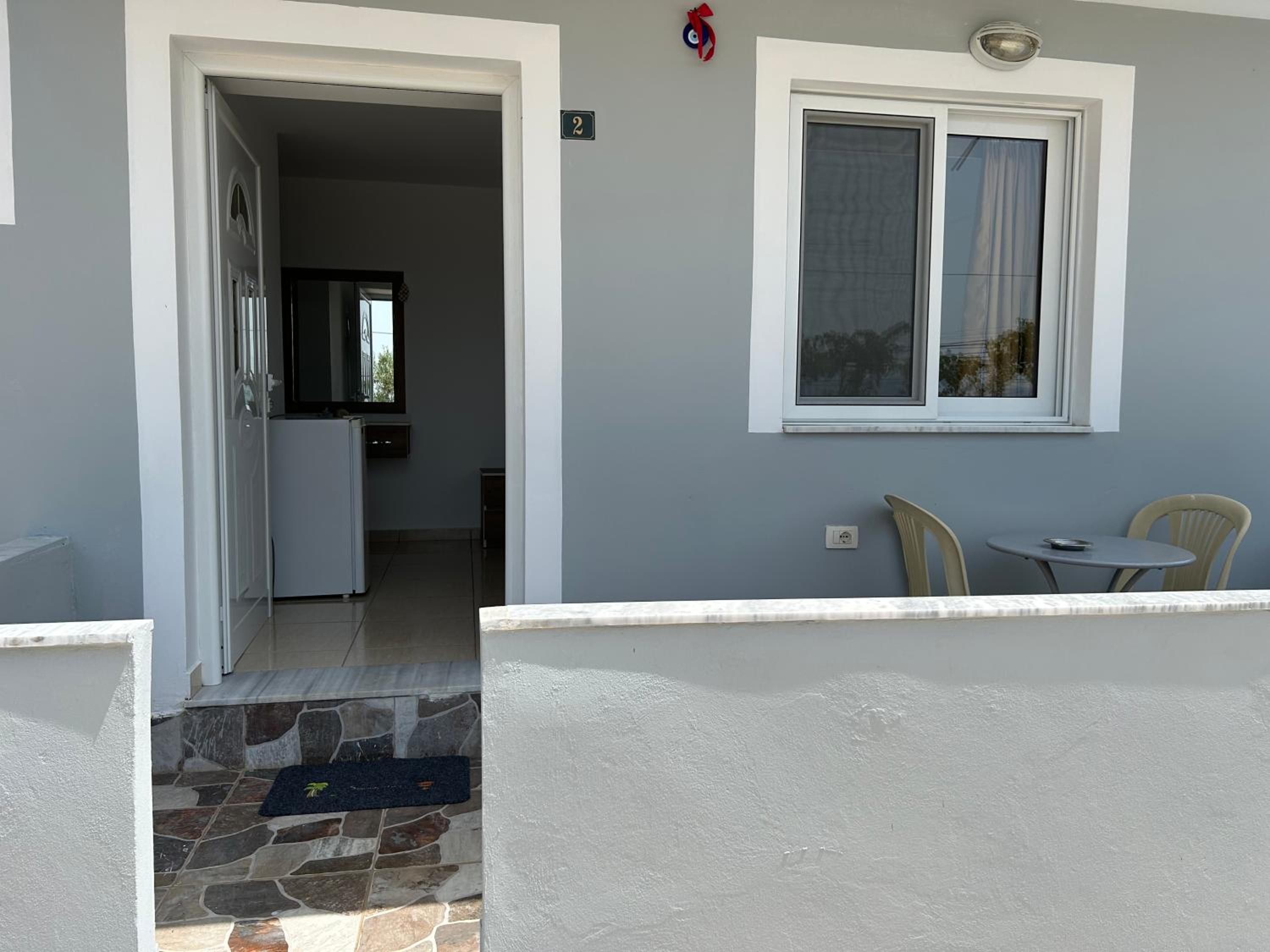 Eri Rooms