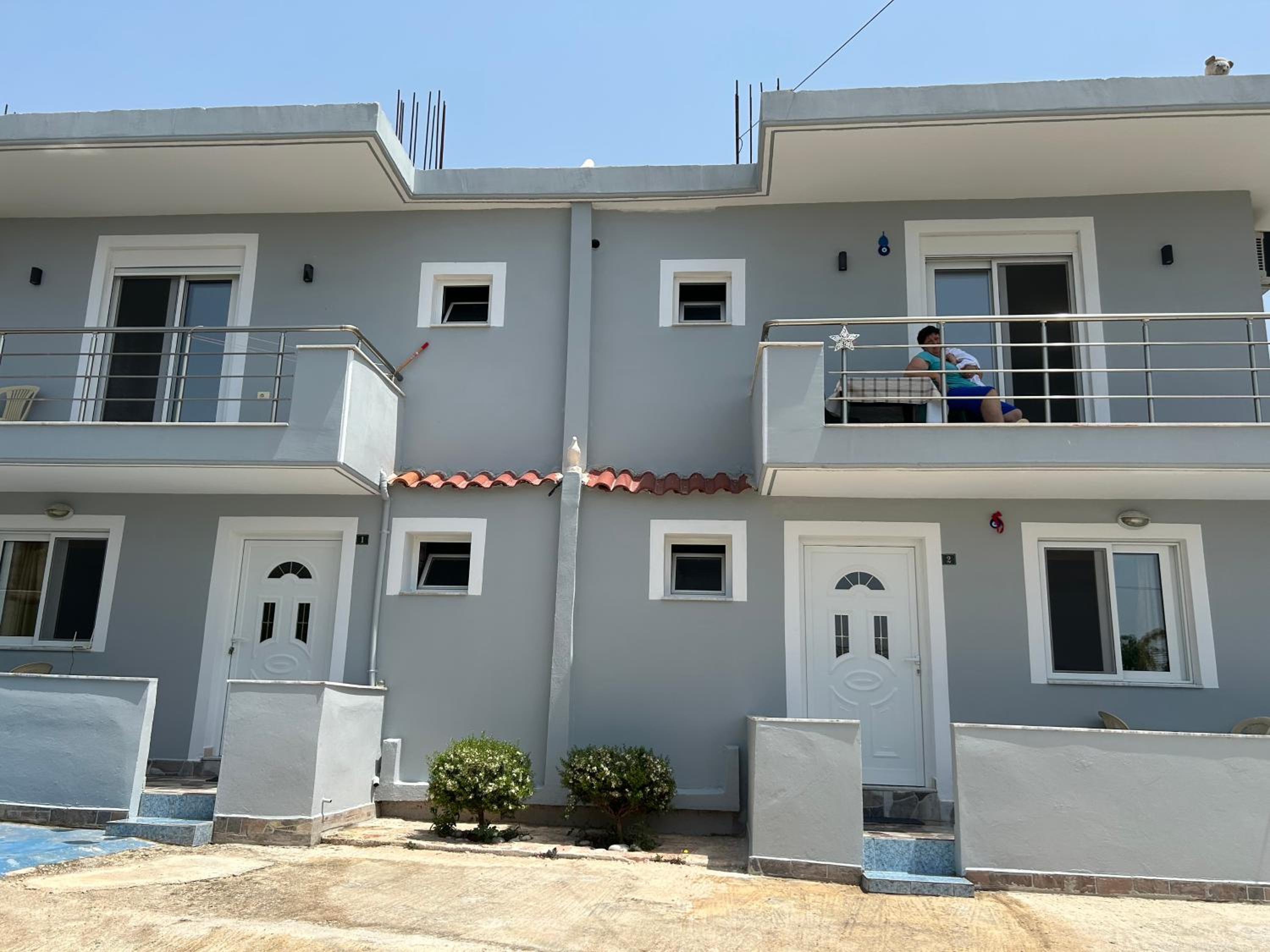 Eri Rooms